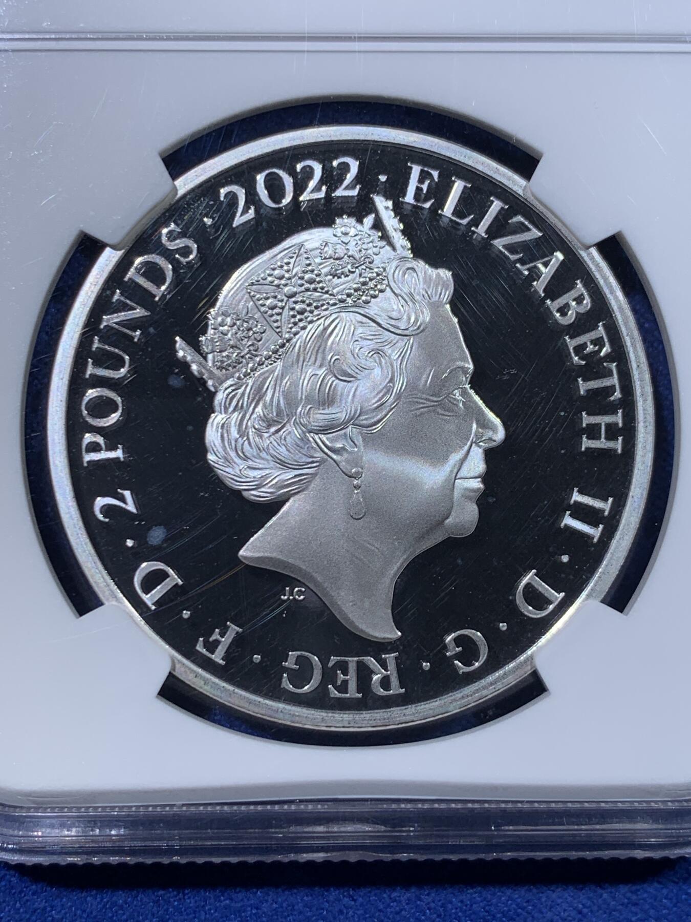 《竞宝斋》第434场 周日，周一2场连拍 （全场包邮） 四枚一组 NGC PF70UC 英国2022年/2023年发行哈利波特25周年精制纪念银币 哈利波特与魔法石2英镑（1盎司克重，999银，币径38.61MM，限量发行1万5千枚，盒证齐全）+霍格沃兹特快列车5英镑 加厚版（2盎司克重，999银，币径38.61MM，限量发行760枚）+邓布利多教授2英镑（1盎司克重，999银，币径38.61MM，限量发行5千枚）+首期 霍格沃茨魔法学院2英镑（1盎司