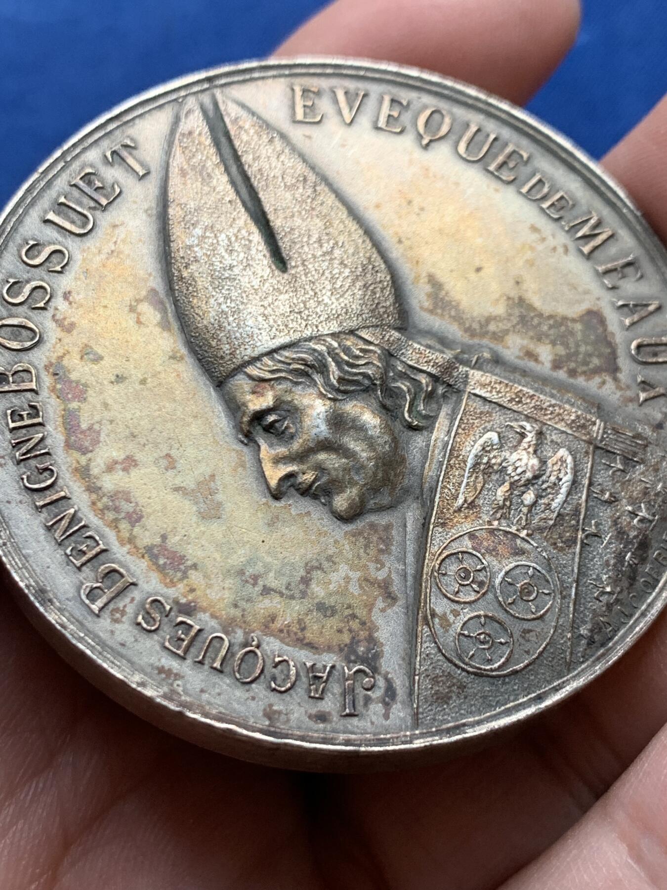 《竞宝斋》第434场 周日，周一2场连拍 （全场包邮） 莫城大主教雅克-贝尼涅·博须埃 镀银大铜章 手感一流 整体厚实 厚6mm 104.3克 直径52mm