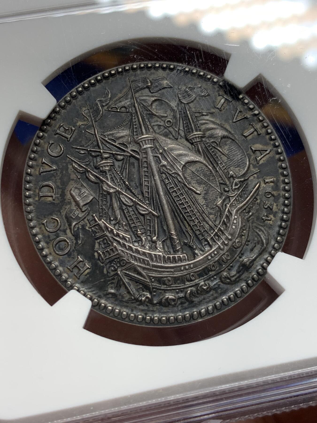 《竞宝斋》第434场 周日，周一2场连拍 （全场包邮） NGC MS63 法国红衣主教黎塞留公爵半身像纪念银代币 丰饶角银标 人像刻画细腻传神 作为商业航海总监 背面商船刻画鲜活 栩栩如生 作为早期代币 难得一见