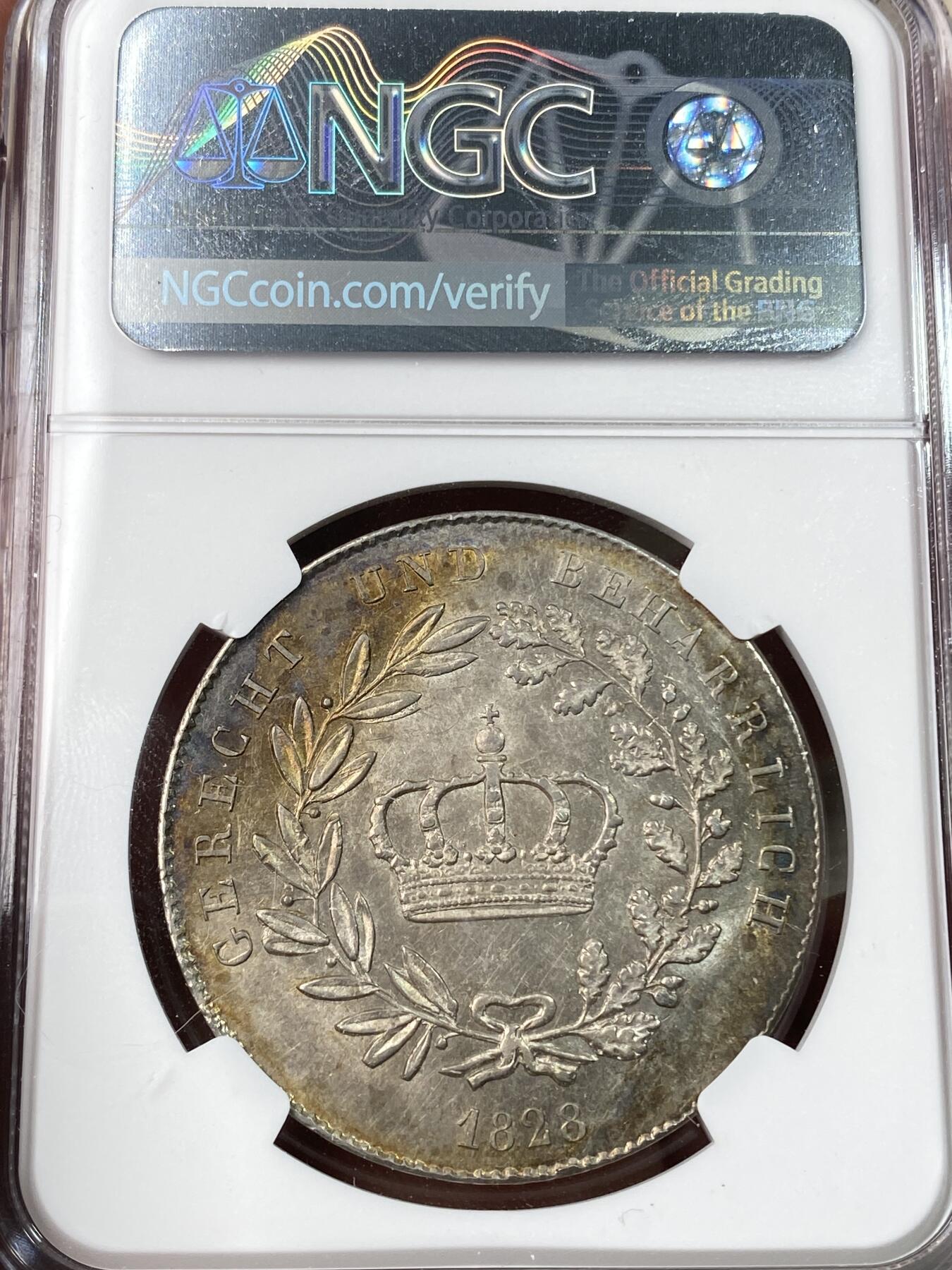 万国钱币拍卖第054期 NGC AU58 1828年德国巴伐利亚路德维希一世皇冠流通大泰勒 经典路一年轻头像早期流通版本 炫丽火烧云彩顶级包浆状态