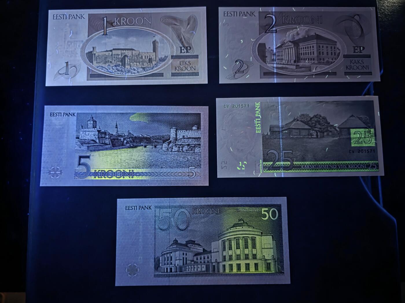 叁拾收藏第33期 爱沙尼亚5张一套（1/2/5/25/50克朗）  UNC