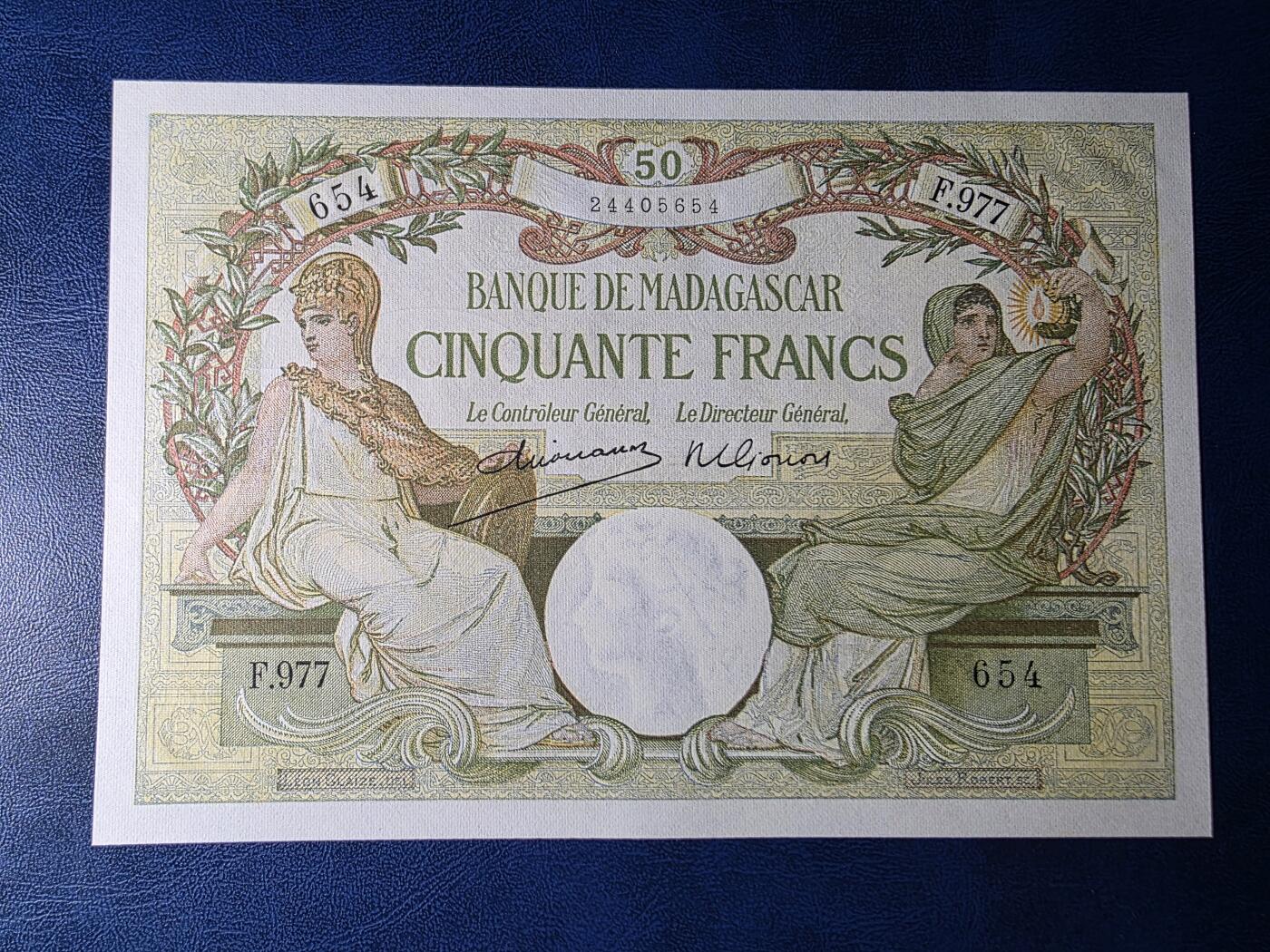叁拾收藏第33期 法属马达加斯加1937--1947年50法郎  大票副  Y.977知名号段  UNC