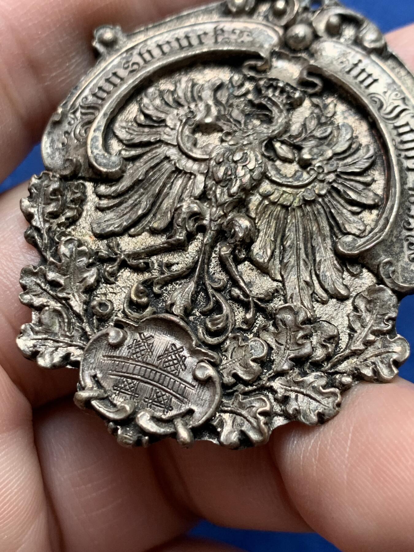 《竞宝斋》第434场 周日，周一2场连拍 （全场包邮） 奥地利1893年因斯布鲁克锡章 20.7克 53*41mm 细节见图