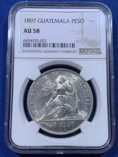 《竞宝斋》第434场 周日，周一2场连拍 （全场包邮） - NGC AU58 危地马拉 1897年 坐人女神1比索银币，比1894年少见很多的关门年份，拉丁美洲热门品种，币面干净光度不错，值得收藏