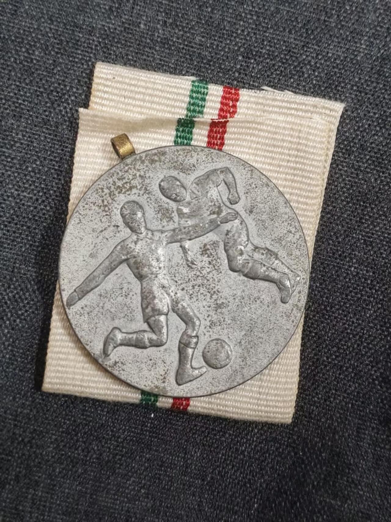 罗岚⭐爱藏⭐精品专拍第七场-分享拍场赚佣（周六有群拍，详细看简介） 匈牙利人民共和国体育竞赛冠军奖章 实发带刻字