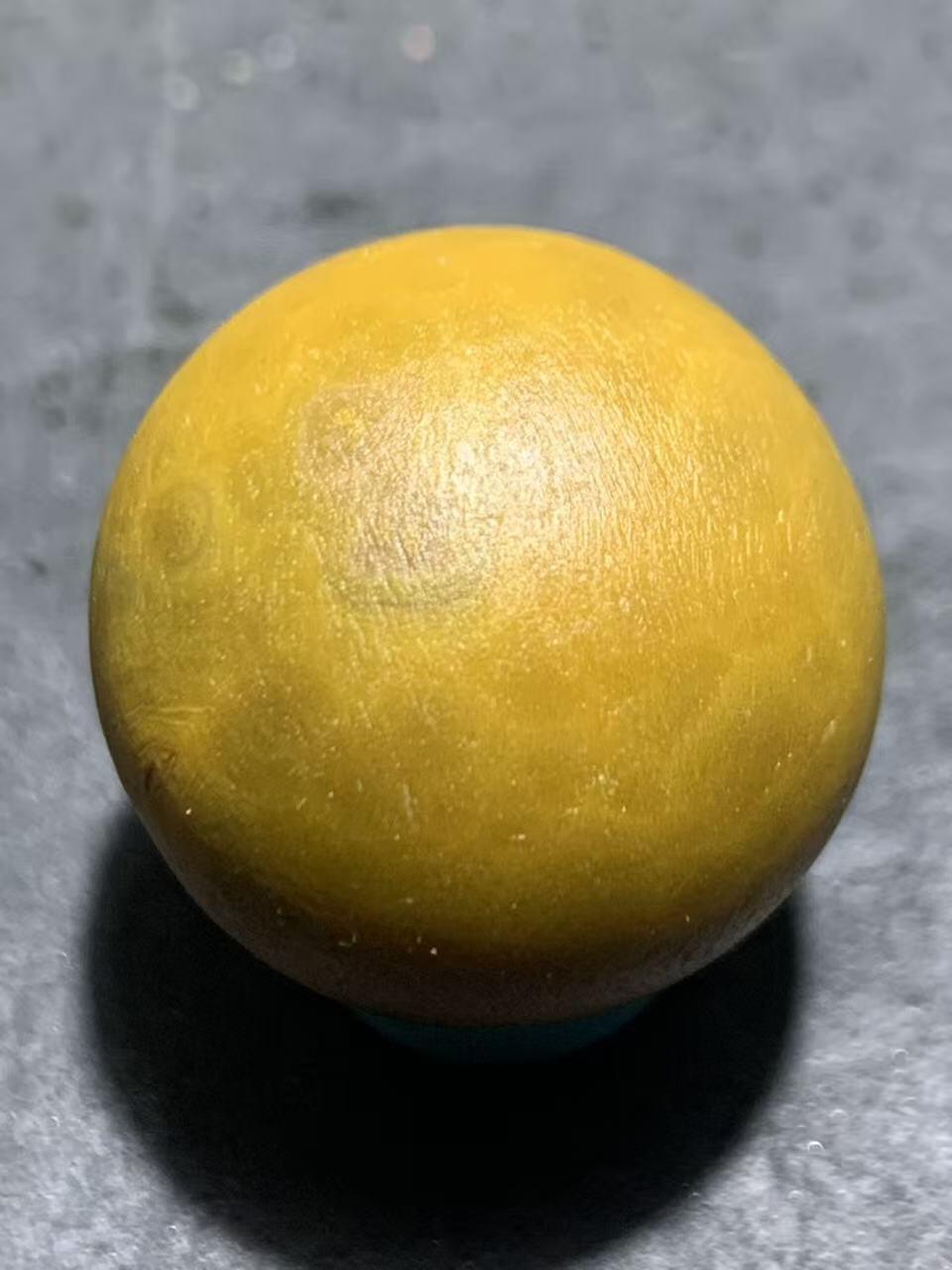 精美亚光鸡油黄战国红玛瑙原皮天眼纹2.0圆珠一个！