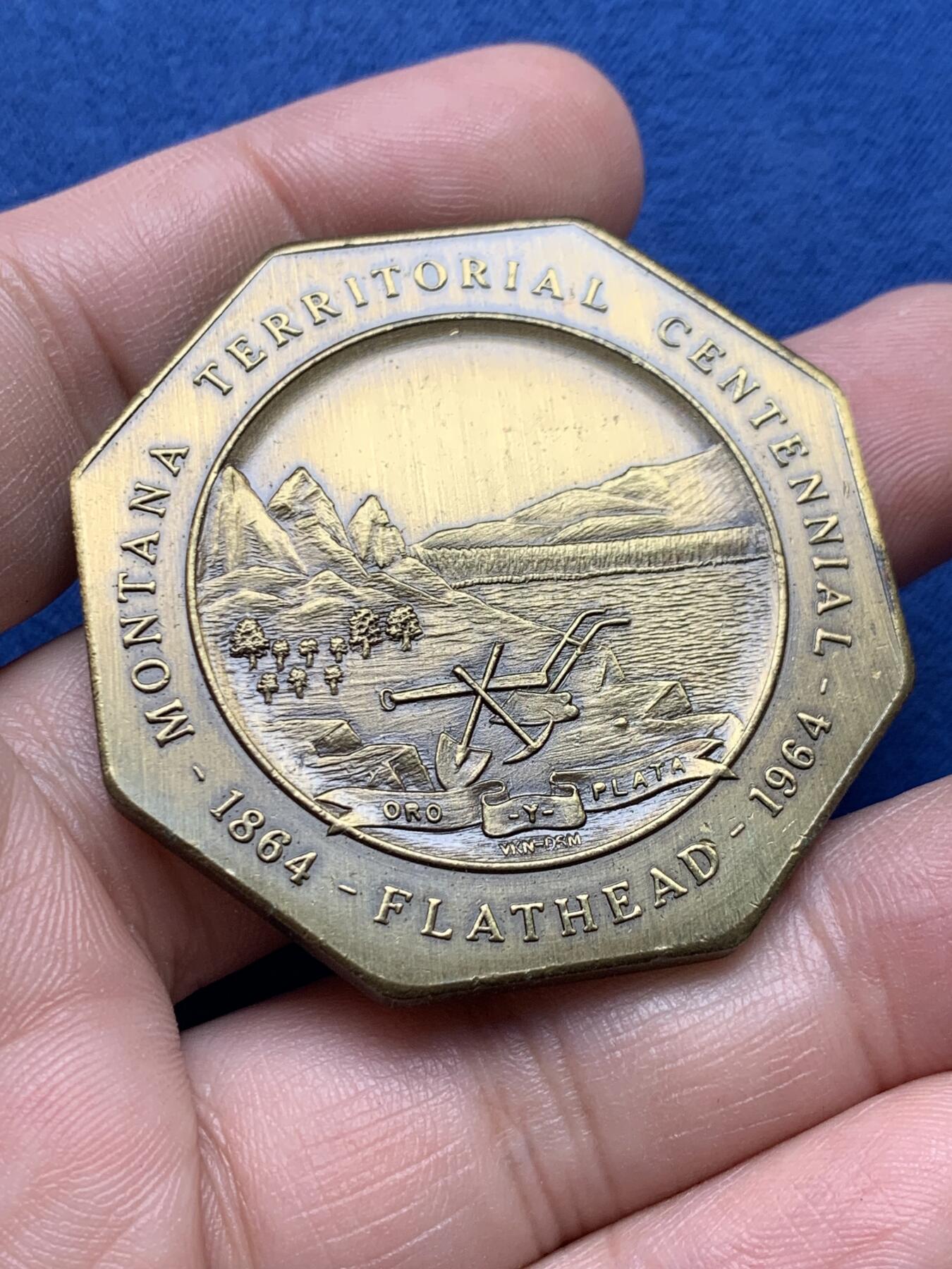 《竞宝斋》第434场 周日，周一2场连拍 （全场包邮） 美国 1864-1964年 蒙大拿州独立100年八角型纪念章 45.6mm直径 约44.8克重