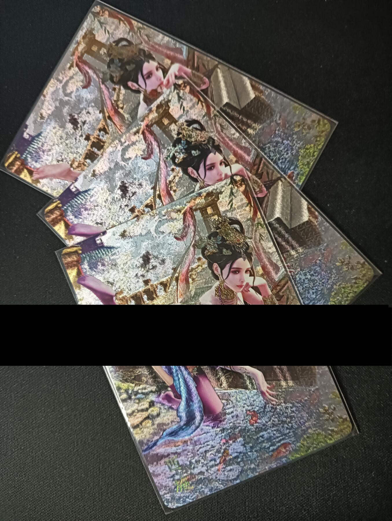 花开卡拍第46期（11月9号周日截拍，品控勿拍!!!拍品不寄存，运费5元，自制卡难免瑕疵，可能存在轻微撞角爆边等出厂瑕疵，品控介意勿拍！） 焱卡 绝色绘卷 西施 3渐变 ，第一张是浮雕粗闪，第二三张是粗闪，第三张有通病，腿上有很多密密麻麻的针眼小坑