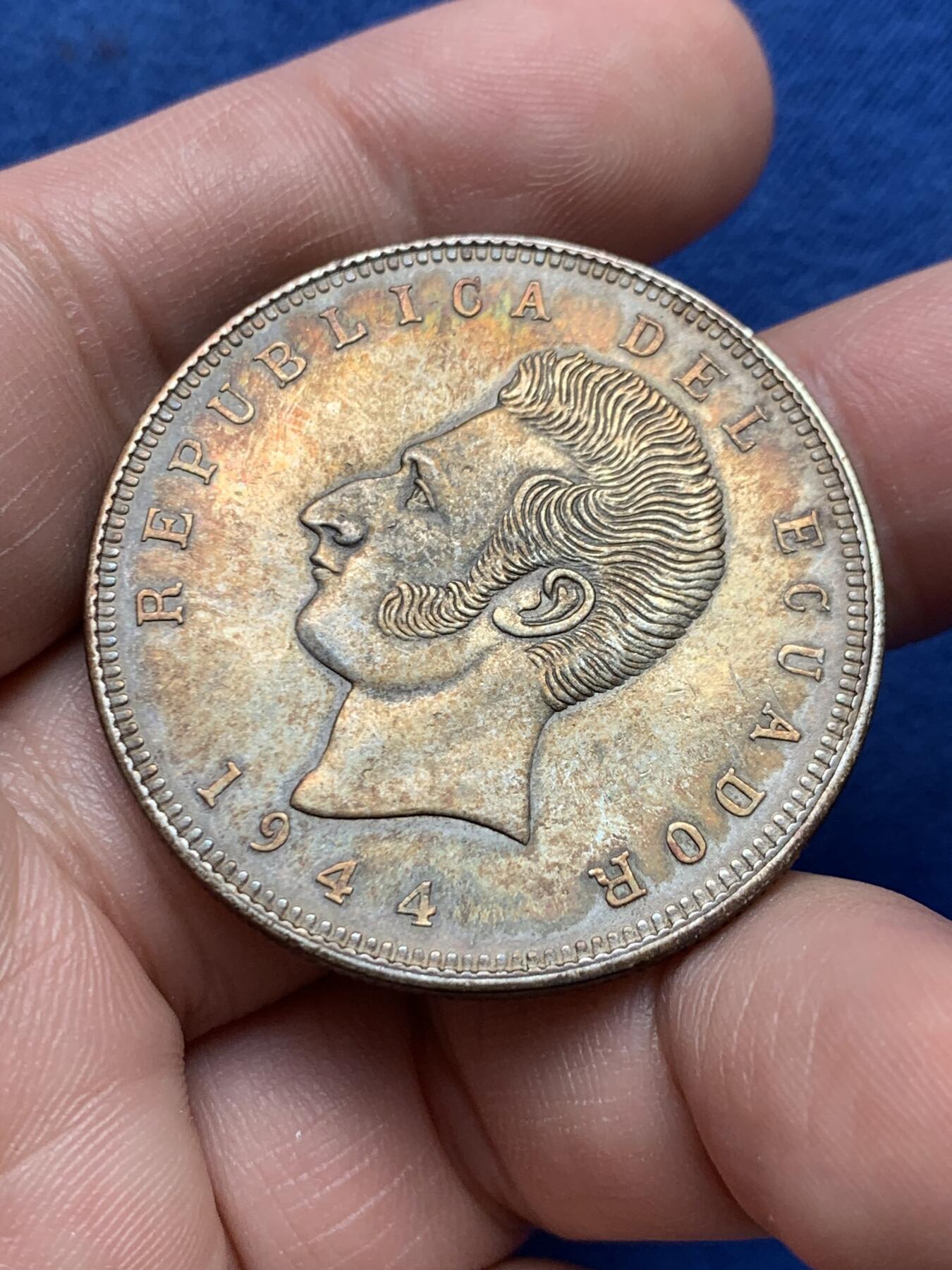 《竞宝斋》第434场 周日，周一2场连拍 （全场包邮） 厄瓜多尔 1944年 方便面头 5苏克雷 银币