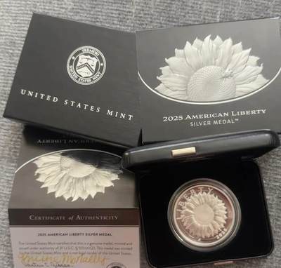 签名版2025年美国自由系列银章，1盎司99.9纯银，正面向日葵 - 签名版2025年美国自由系列银章，1盎司99.9纯银，正面向日葵
