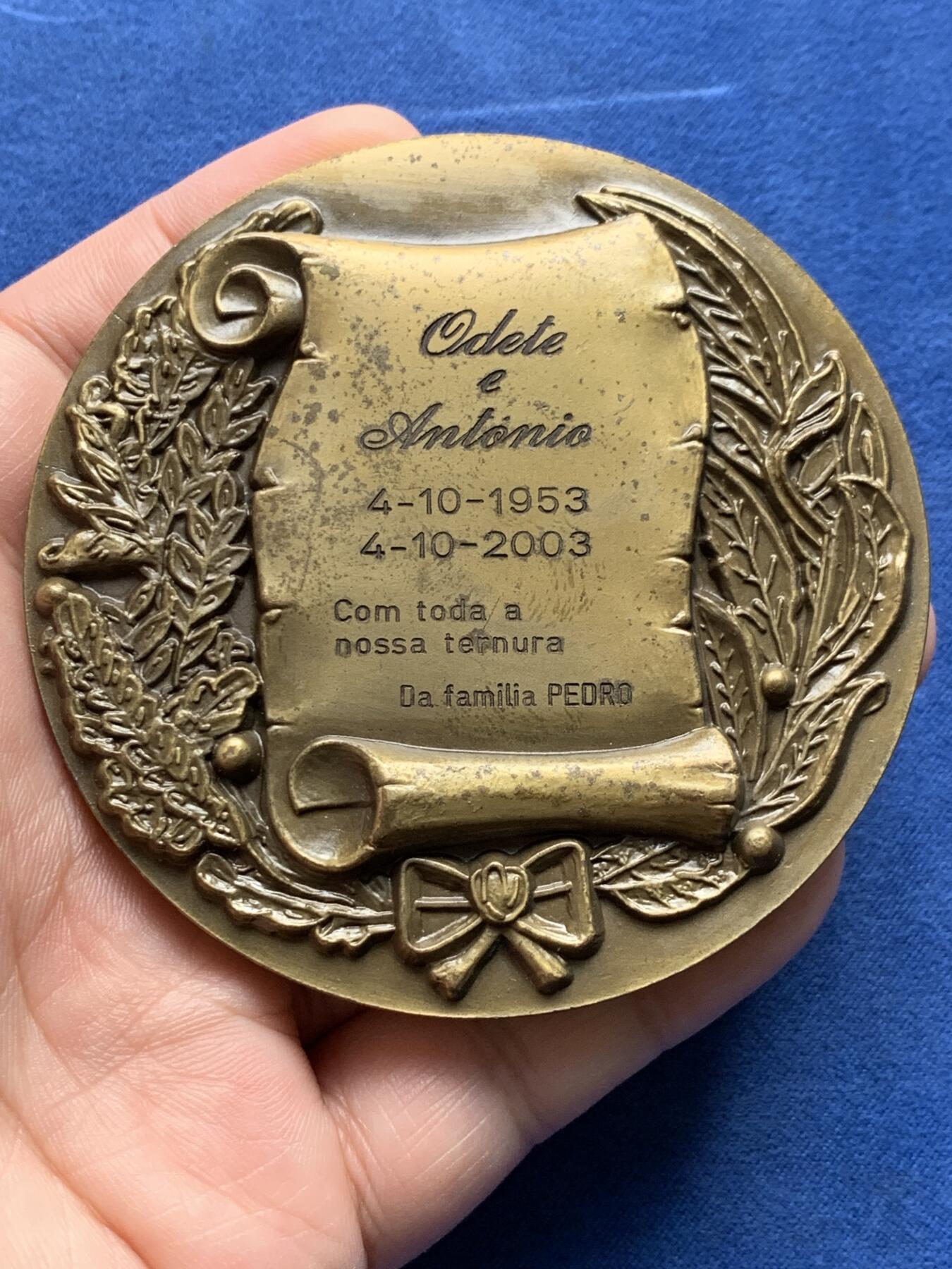 《竞宝斋》第434场 周日，周一2场连拍 （全场包邮） 金婚纪念章 双面高浮雕 244.1克 77.5mm