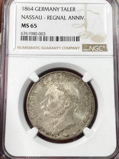 万国钱币拍卖第054期 - NGC MS65 1864年德国拿骚阿道夫公爵登基25周年1泰勒 丝绸底板邮票光泽 顶级BU状态 收藏品质