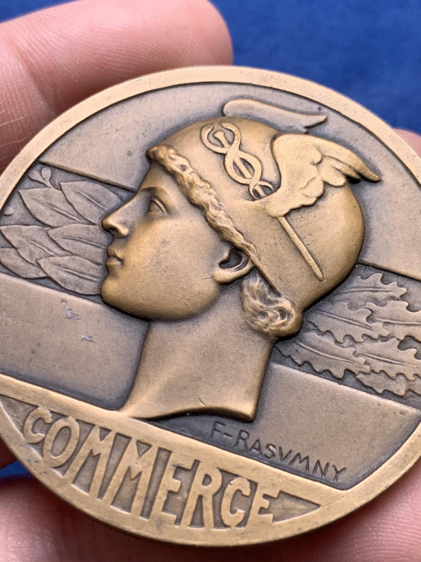 《竞宝斋》第434场 周日，周一2场连拍 （全场包邮） 法国商事法庭庭长联席会议纪念铜章 56.9克 49.8mm 丰饶角铜标 小飞侠头像少见