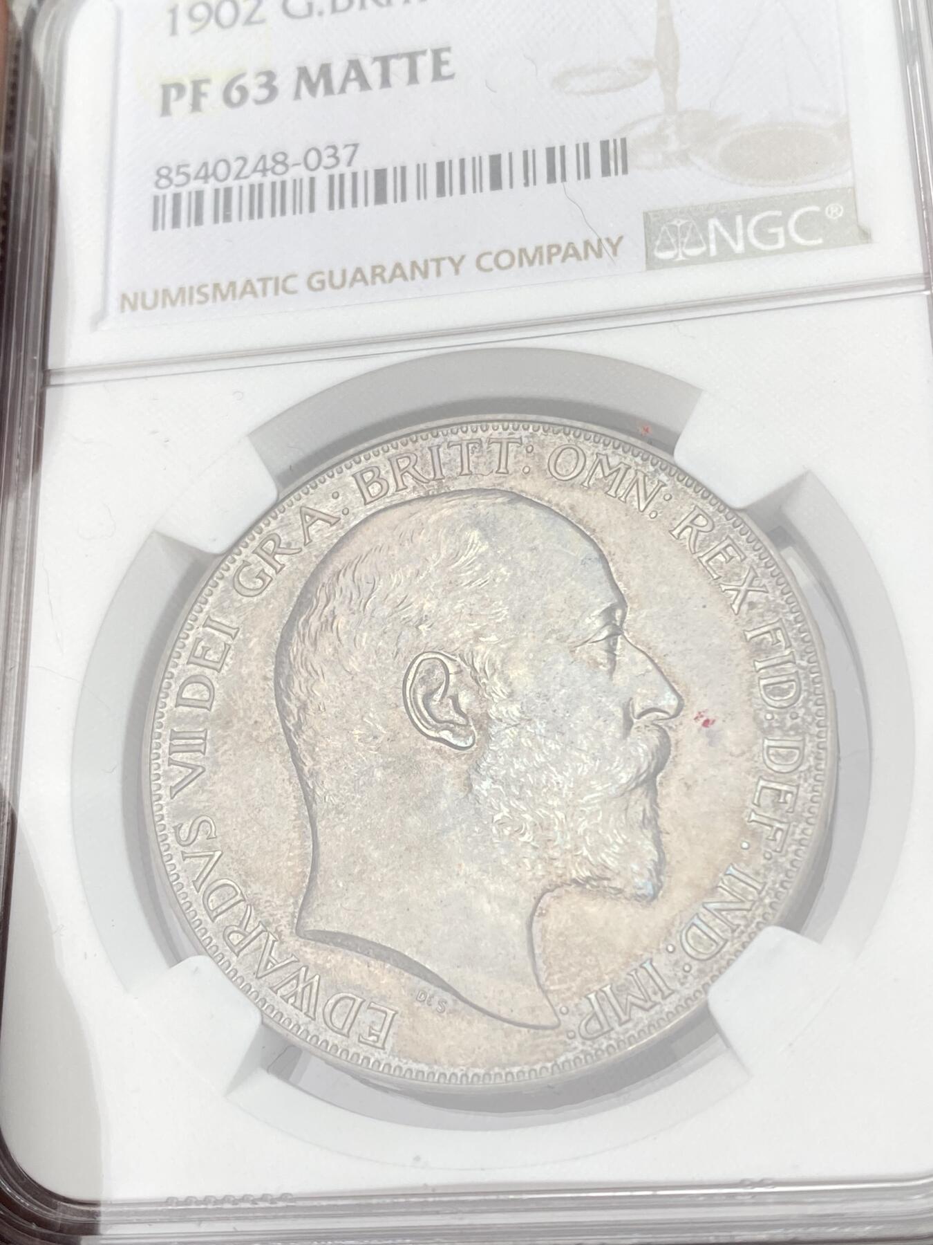 万国钱币拍卖第054期 NGC PF63 1902年英国爱德华七世马剑精制克朗 磨砂精制 原味五彩品相