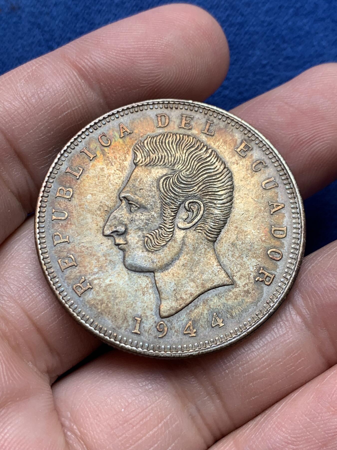 《竞宝斋》第434场 周日，周一2场连拍 （全场包邮） 厄瓜多尔 1944年 方便面头 5苏克雷 银币