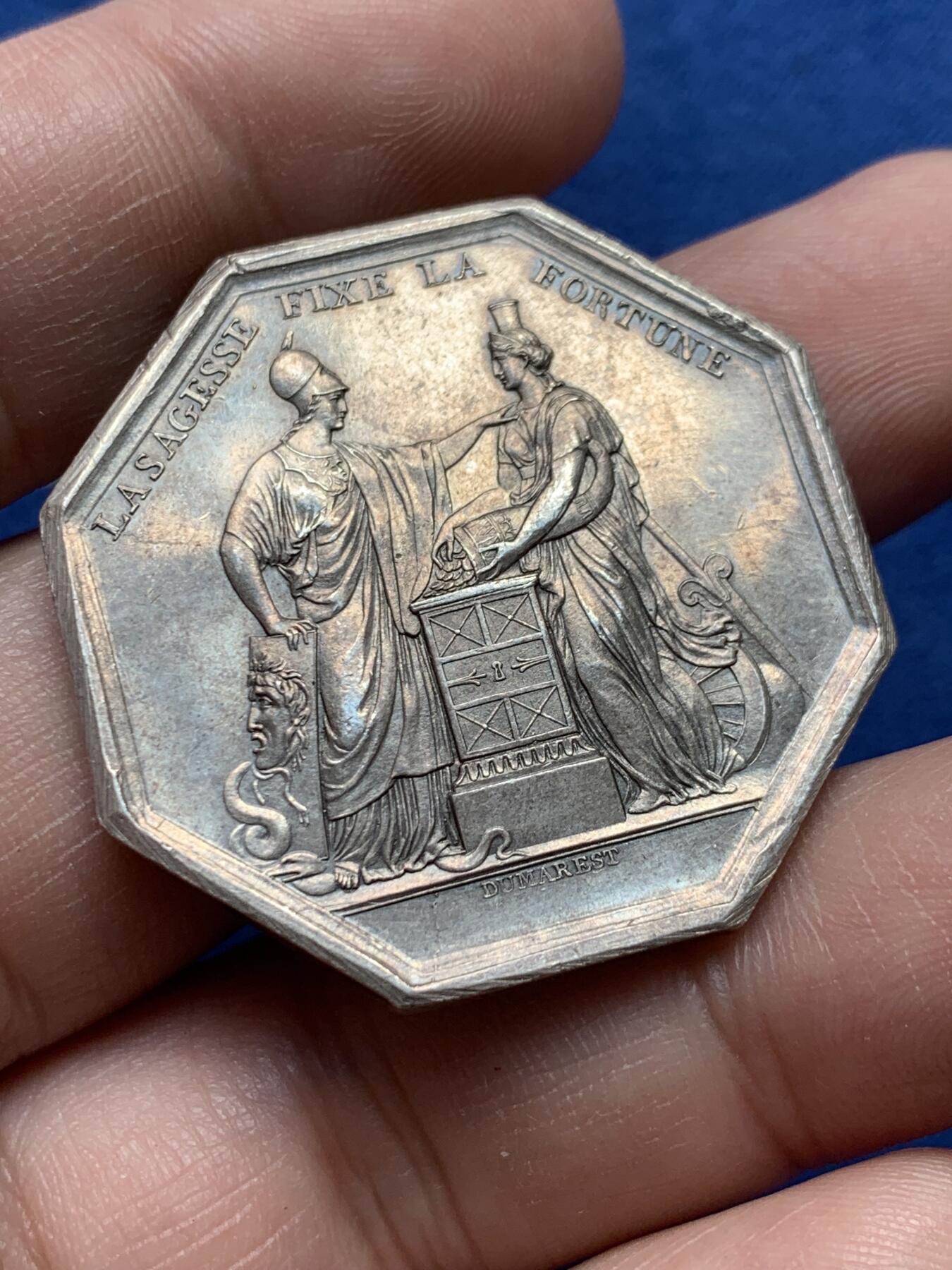 《竞宝斋》第434场 周日，周一2场连拍 （全场包邮） 早期法兰西银行八角银代币 手指银标 24.5克 36.1mm