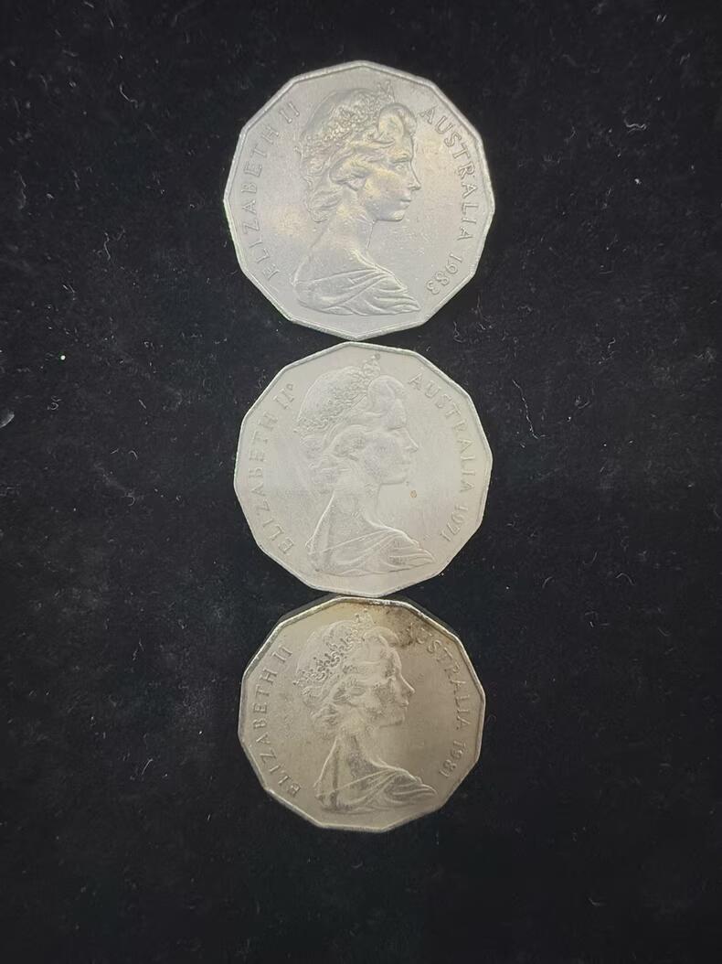 开心价稀有澳大利亚1971年一枚、1983 年兩枚50分硬币，三枚一起走,少有十二角边形设计！