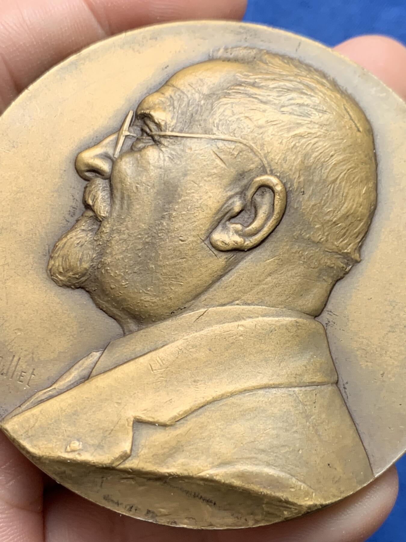 《竞宝斋》第434场 周日，周一2场连拍 （全场包邮） 法国路易斯巴斯图尔生物学家化学家医学研究奖章 144.8克 67.5mm