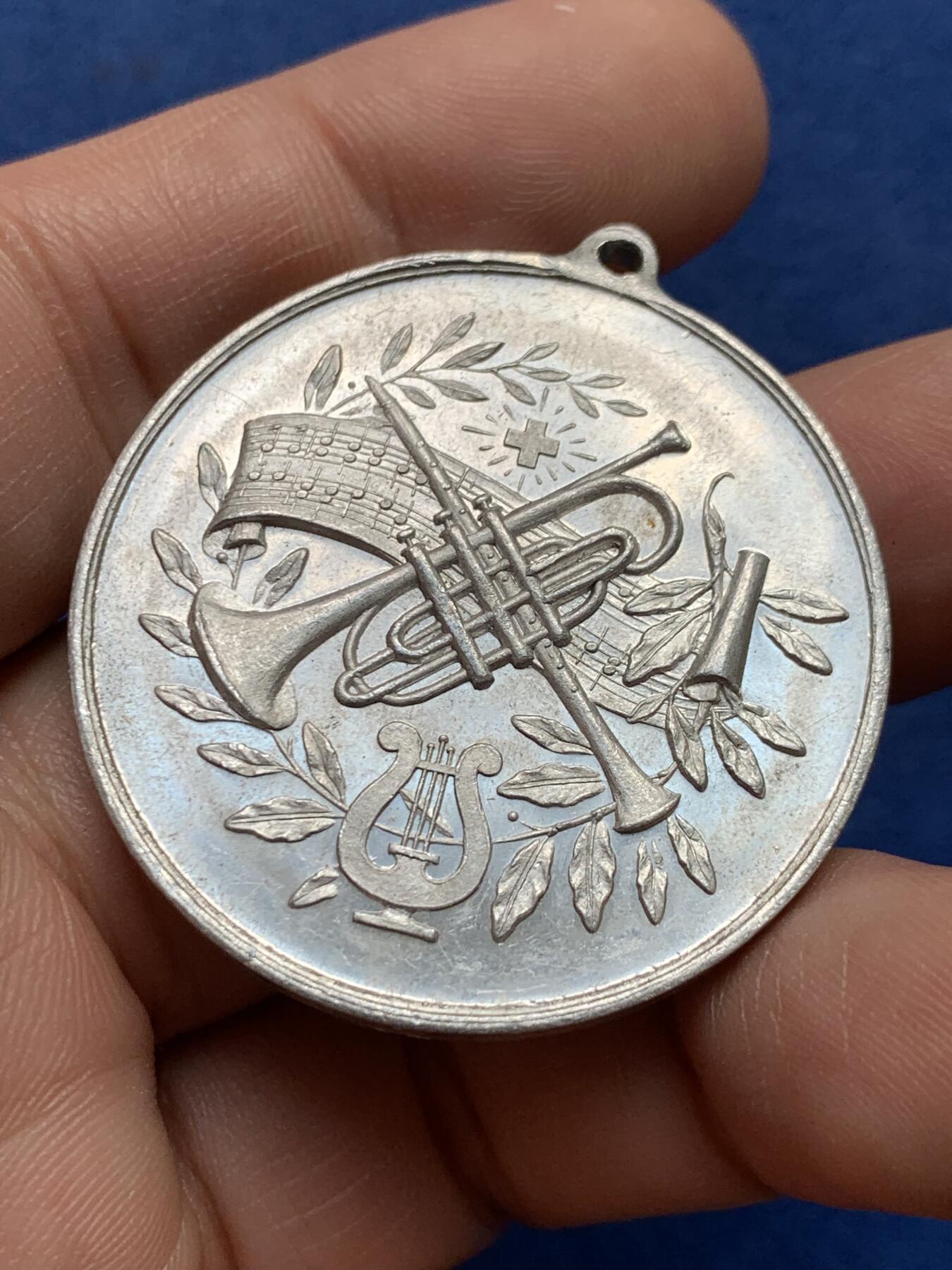 《竞宝斋》第434场 周日，周一2场连拍 （全场包邮） 瑞士 1921年 音乐节 铝制纪念章 保存不易 6.1克 38.9mm