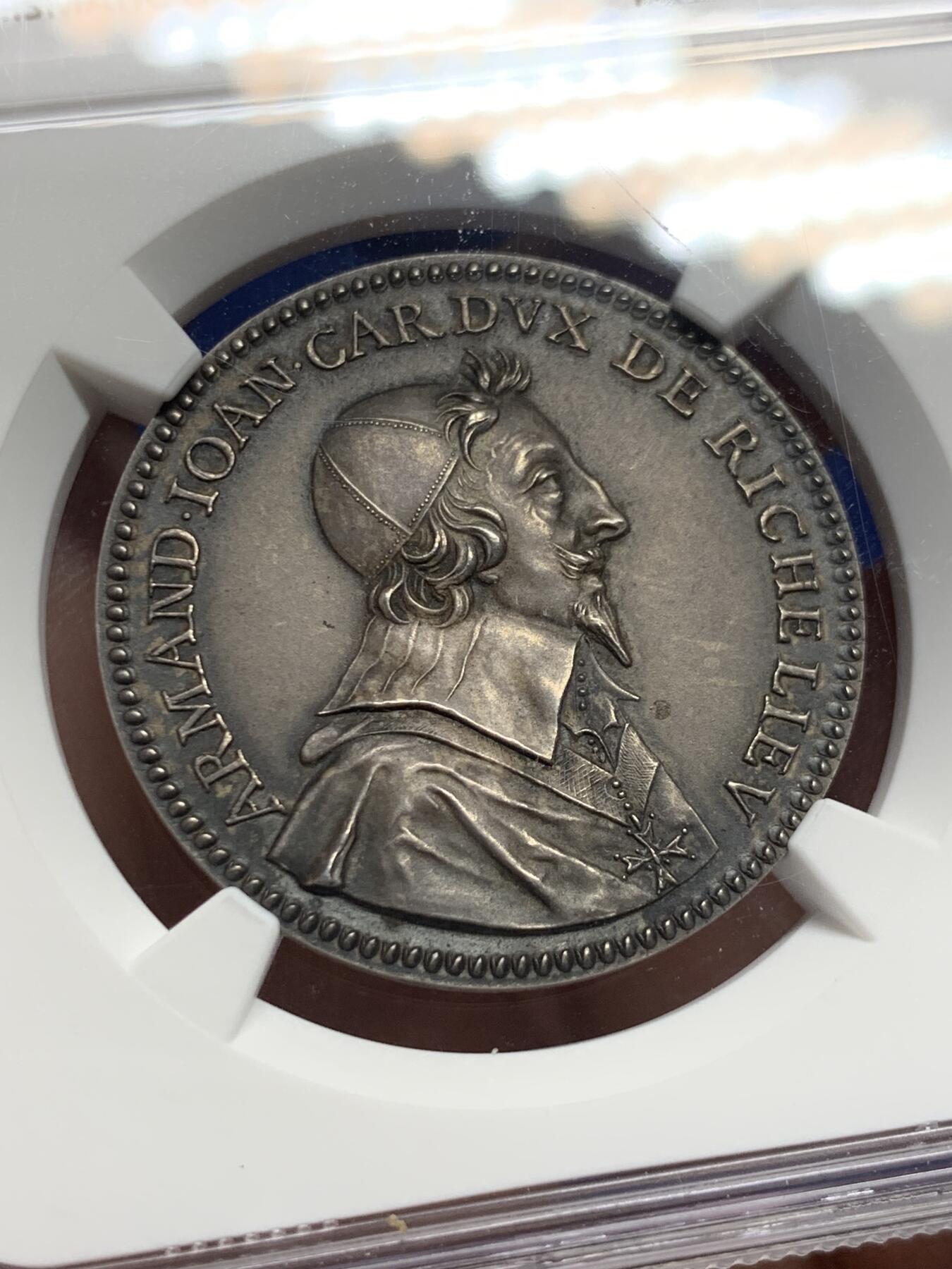 《竞宝斋》第434场 周日，周一2场连拍 （全场包邮） NGC MS63 法国红衣主教黎塞留公爵半身像纪念银代币 丰饶角银标 人像刻画细腻传神 作为商业航海总监 背面商船刻画鲜活 栩栩如生 作为早期代币 难得一见