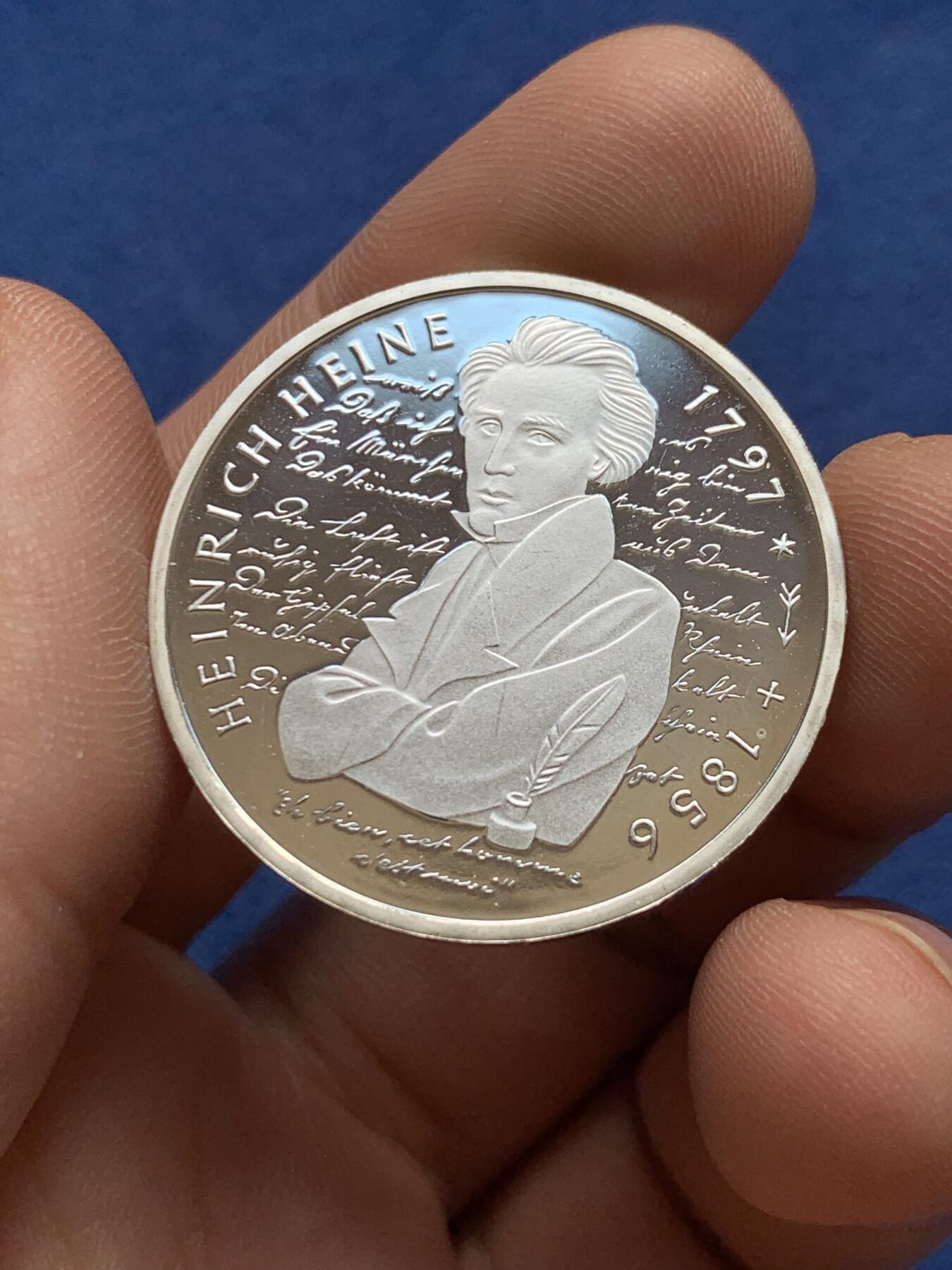 《竞宝斋》第434场 周日，周一2场连拍 （全场包邮） 德国1997年海因里希·海涅10马克精制银币A版 15.5克，625银，发行量：15W出头，国外售价在40美元左右。