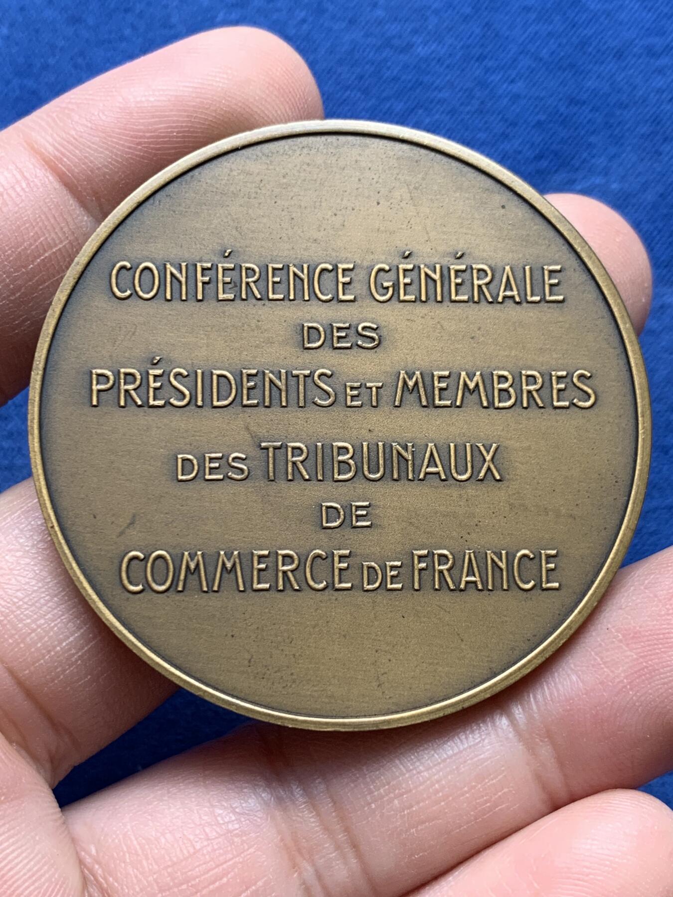 《竞宝斋》第434场 周日，周一2场连拍 （全场包邮） 法国商事法庭庭长联席会议纪念铜章 56.9克 49.8mm 丰饶角铜标 小飞侠头像少见