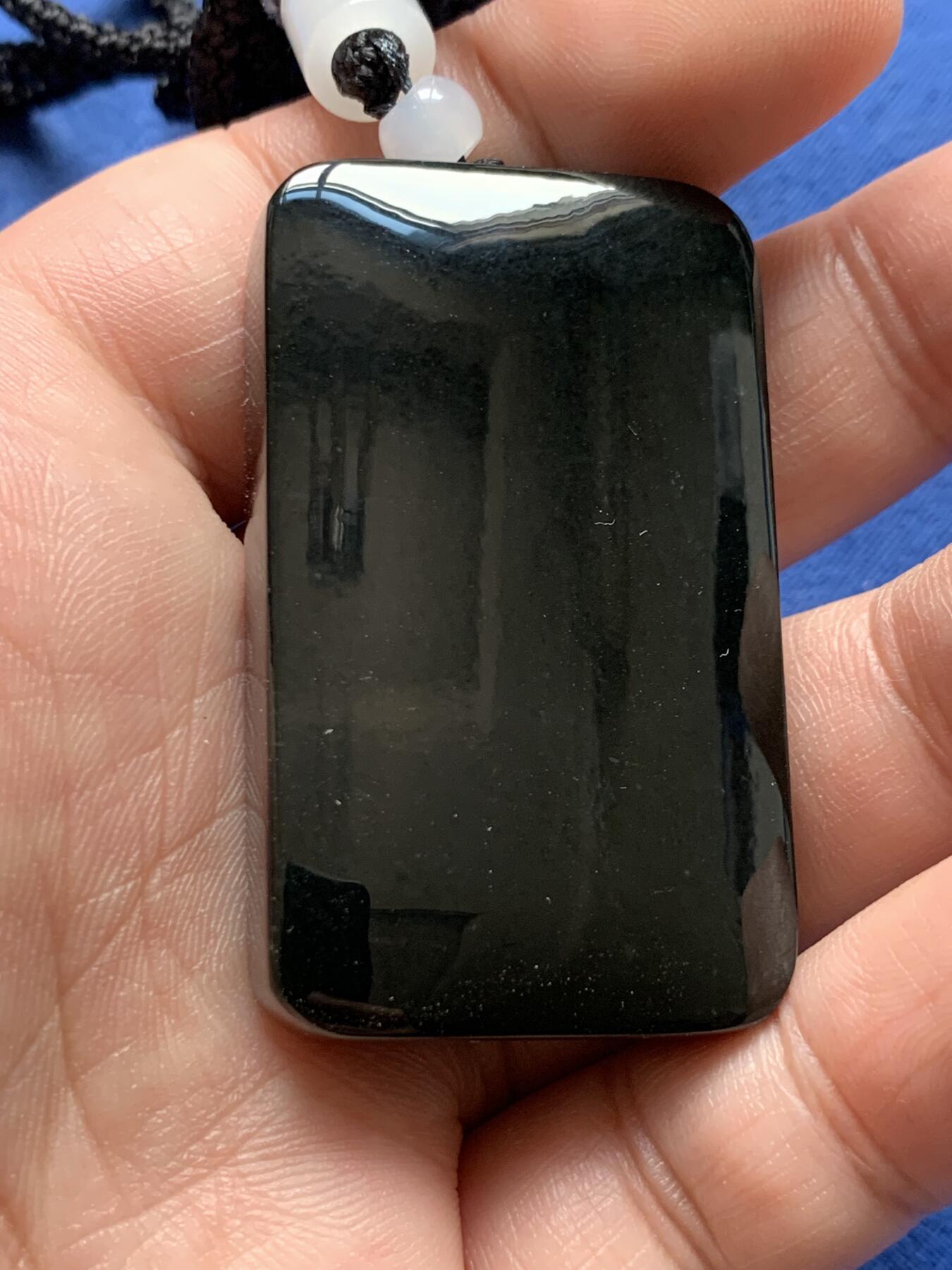 《竞宝斋》第434场 周日，周一2场连拍 （全场包邮） 墨色玉牌平安无事牌，50*30.3mm，总重约50克，抛光非常美