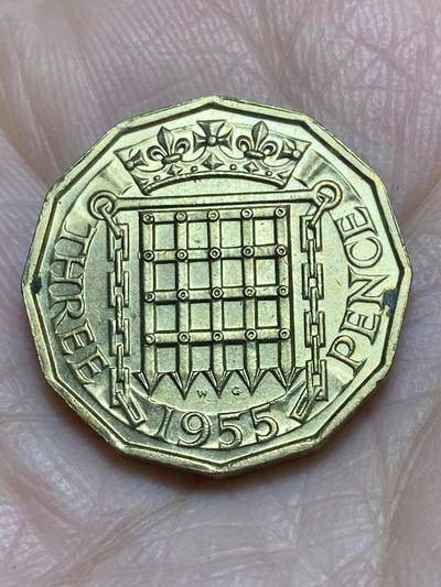 2025年第一百二十一场(总第一百四十七场）外国好品散币(免佣金) - 英国🇬🇧1955年3便士(伊丽莎白二世青年桂冠第二版，早期年份)