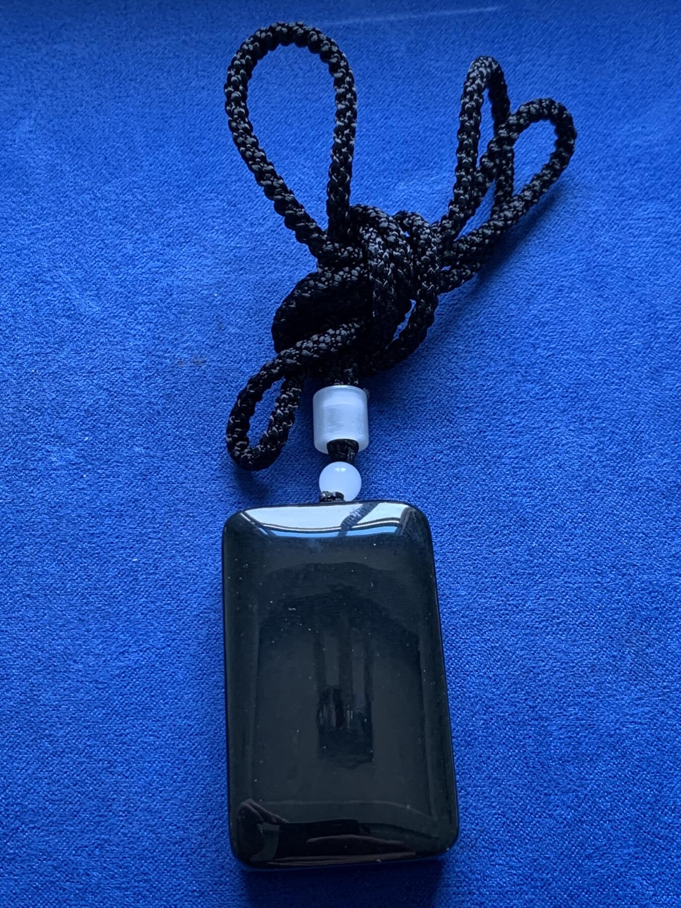 《竞宝斋》第434场 周日，周一2场连拍 （全场包邮） 墨色玉牌平安无事牌，50*30.3mm，总重约50克，抛光非常美