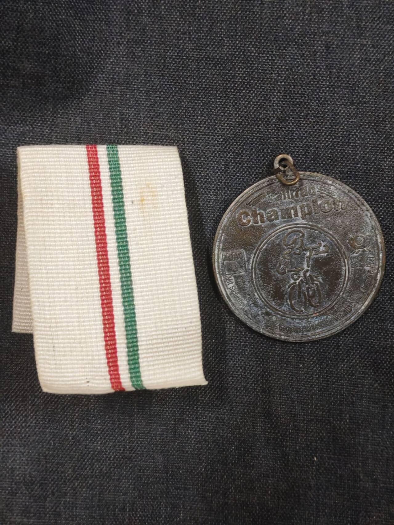 罗岚⭐爱藏⭐精品专拍第七场-分享拍场赚佣（周六有群拍，详细看简介） 匈牙利人民共和国军运会单车竞技冠军奖章