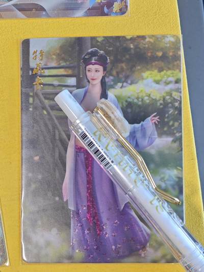 玩卡战线超级大甩拍第45期（周四晚10点半截拍）请寄存过多的卡友准许发货哇！ - 燎原-梦回红楼之李纨绔特藏卡，艺术版