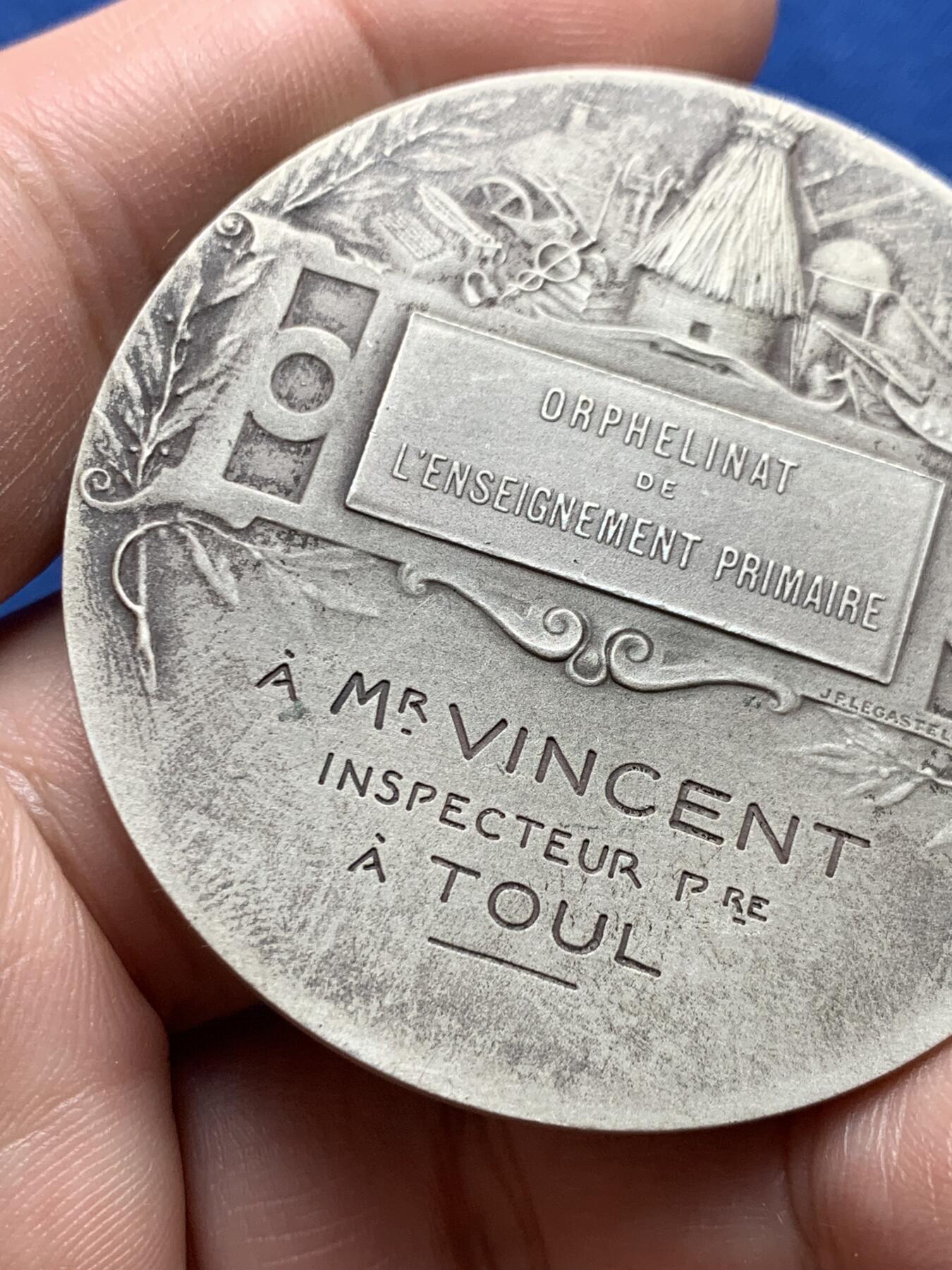 《竞宝斋》第434场 周日，周一2场连拍 （全场包邮） 法国社会福利院银章 丰饶角1银标 62.3克 49.6mm