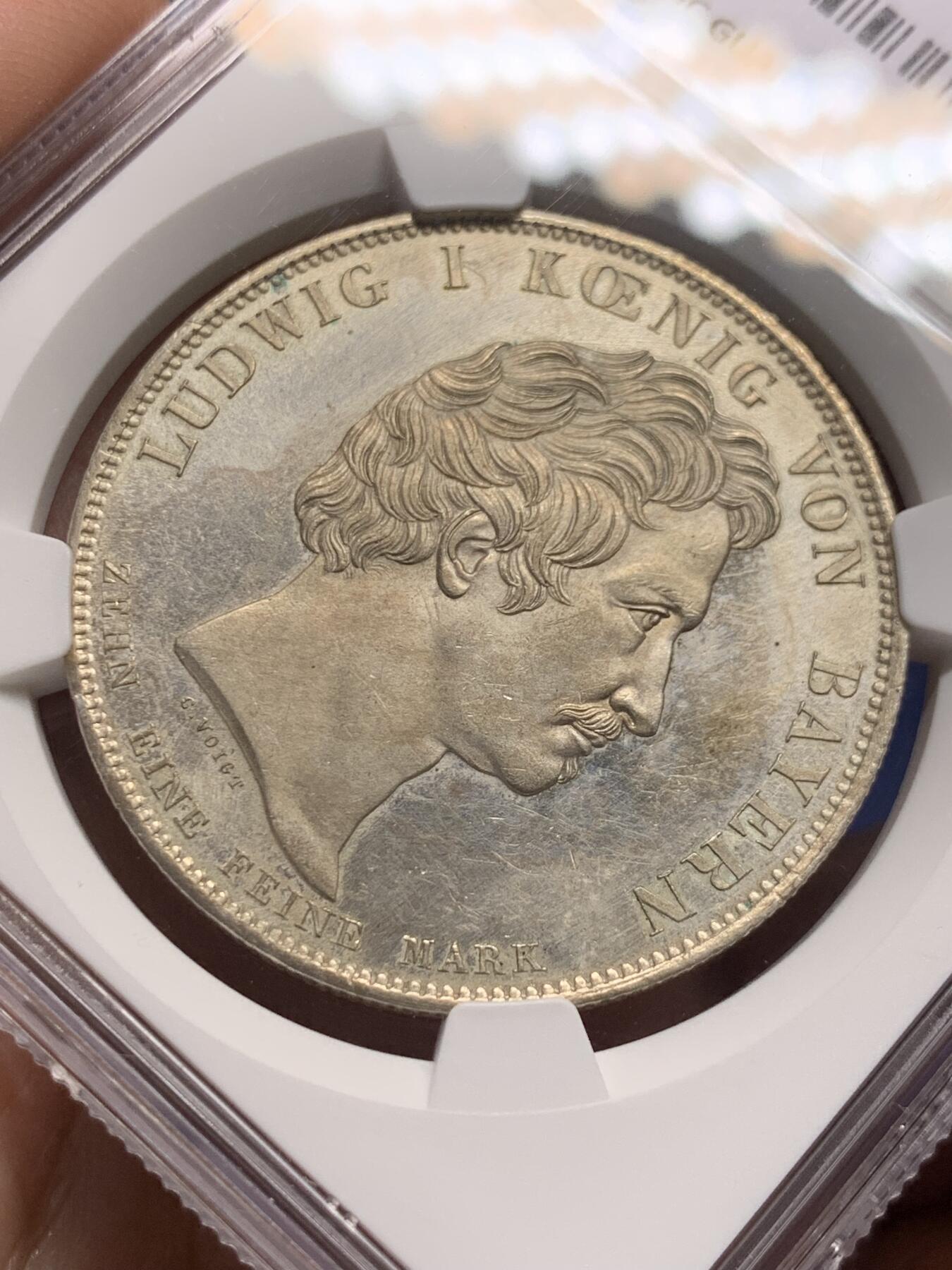 《竞宝斋》第434场 周日，周一2场连拍 （全场包邮） NGC UNC 德国 1835 巴伐利亚 本笃会学校纪念泰勒大银币 发丝清晰 底板也不错 值得入手的状态