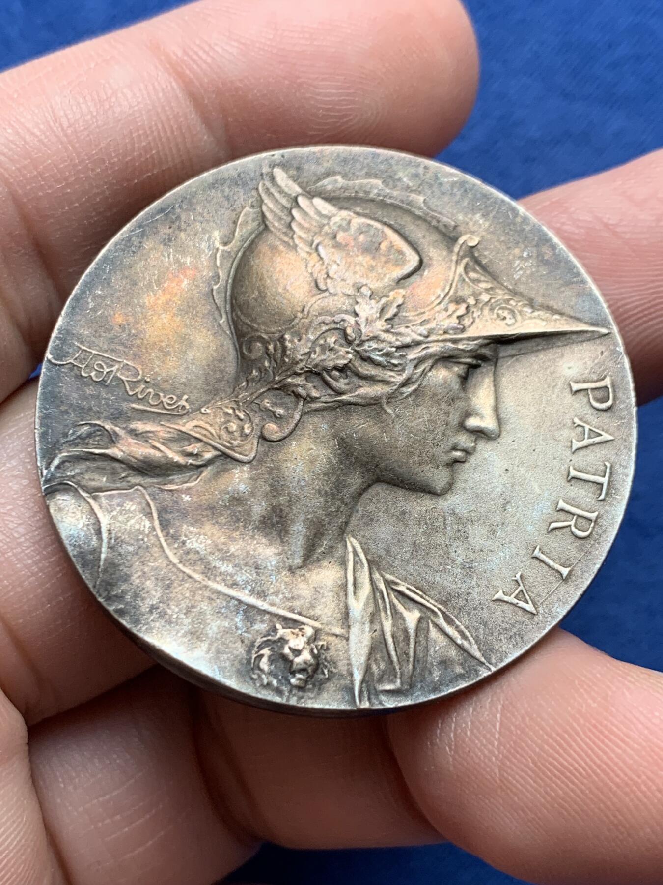 《竞宝斋》第434场 周日，周一2场连拍 （全场包邮） 法国军官联谊会镀银铜章 34.15克 39.9mm 丰饶角铜标