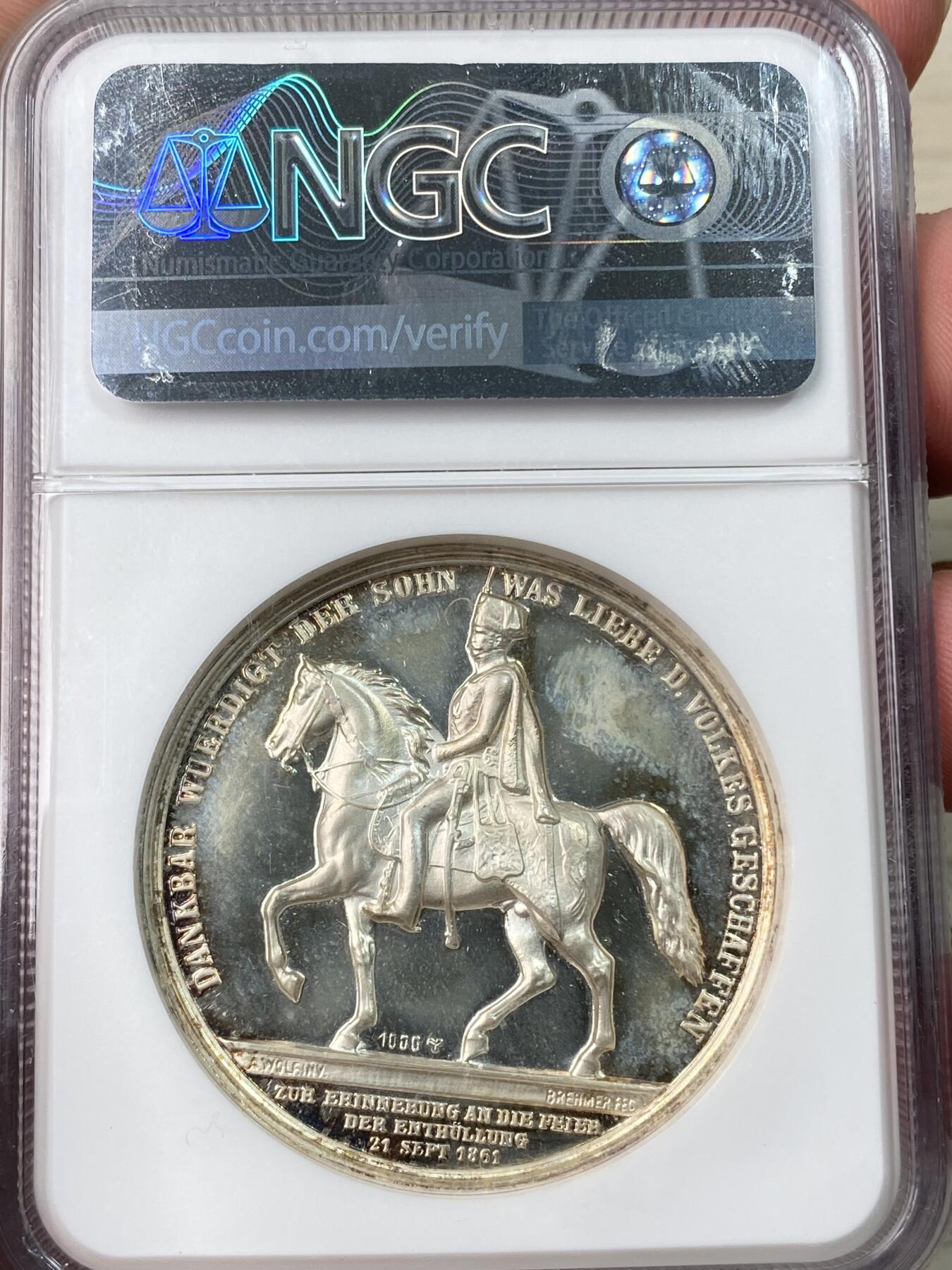 万国钱币拍卖第054期 NGC MS67 1861年德国汉诺威奥古斯特一世戎装铜像落成纪念大银章 后铸高浮雕精致1000银 顶级高分镜面精致
