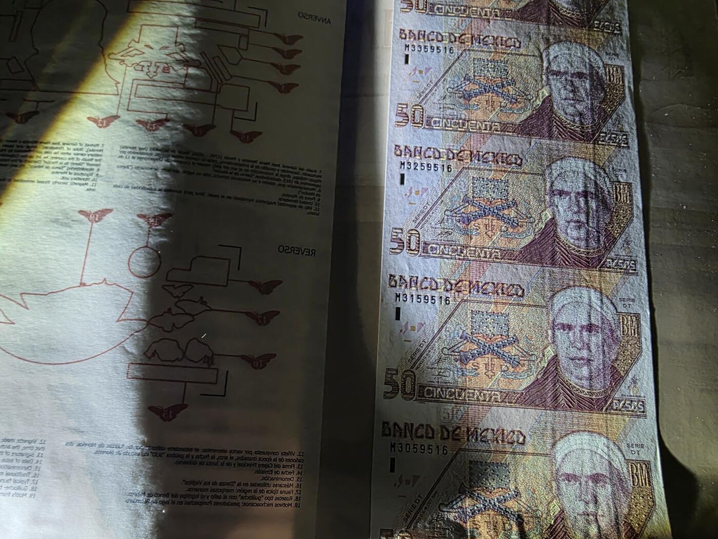 叁拾收藏第33期 墨西哥2000年50比索纪念钞5连体含原装册（全程无47）  UNC