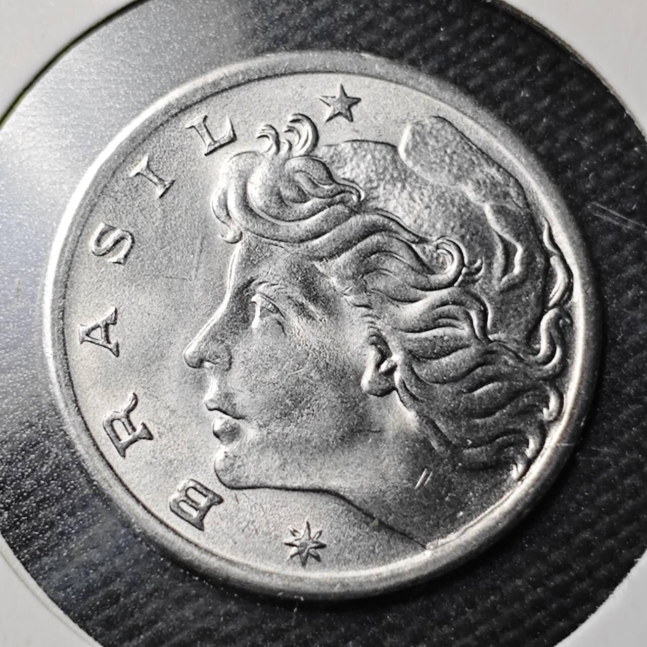 KK钱币收藏小铺  第363场  2月预留时间 周末发货  1975巴西5分纪念币 好品