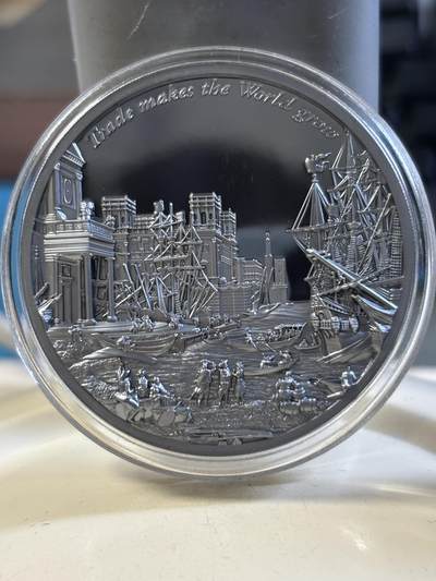 第180期拍卖【长期征集拍品】【北京币展专场】 - 库克2022年过去和未来贸易改变世界2盎司钌化银币，999银钌化，发行量只有99枚。