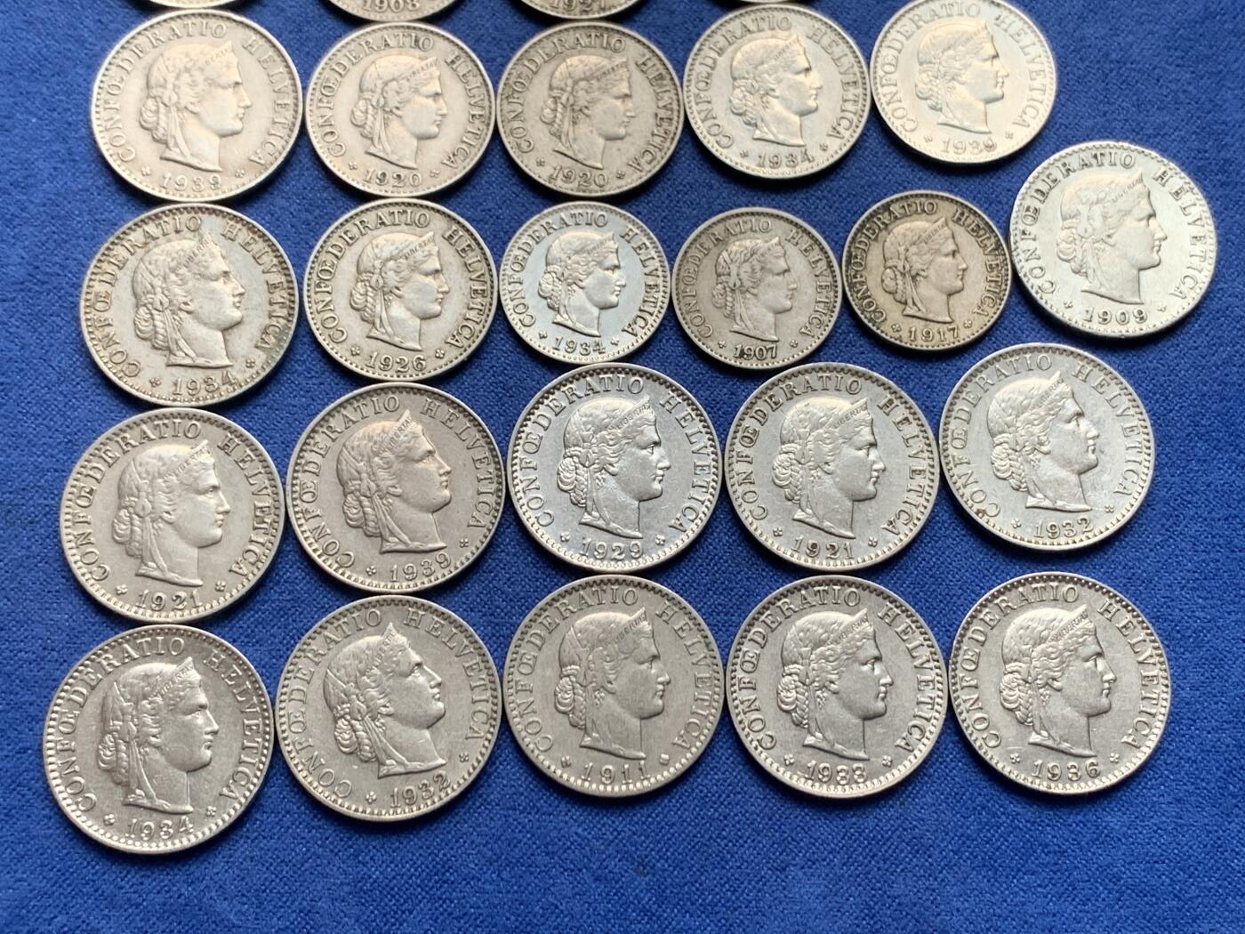 《竞宝斋》第434场 周日，周一2场连拍 （全场包邮） 31枚一组 瑞士早年份生丁镍币，20生丁17枚，10生丁9枚，5生丁5枚。都是1940年之前的年份，含1887/1885年5生丁，1883/1885年20生丁镍币，凑年份的不要错过了！具体年份版本以图片为准