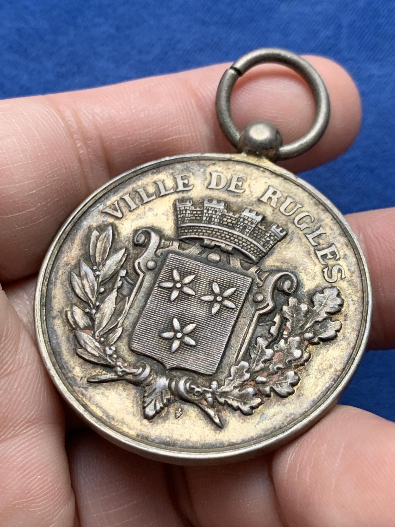 《竞宝斋》第434场 周日，周一2场连拍 （全场包邮） 1891年法国吕格尔市音乐银质奖章 31.5克 40.3mm