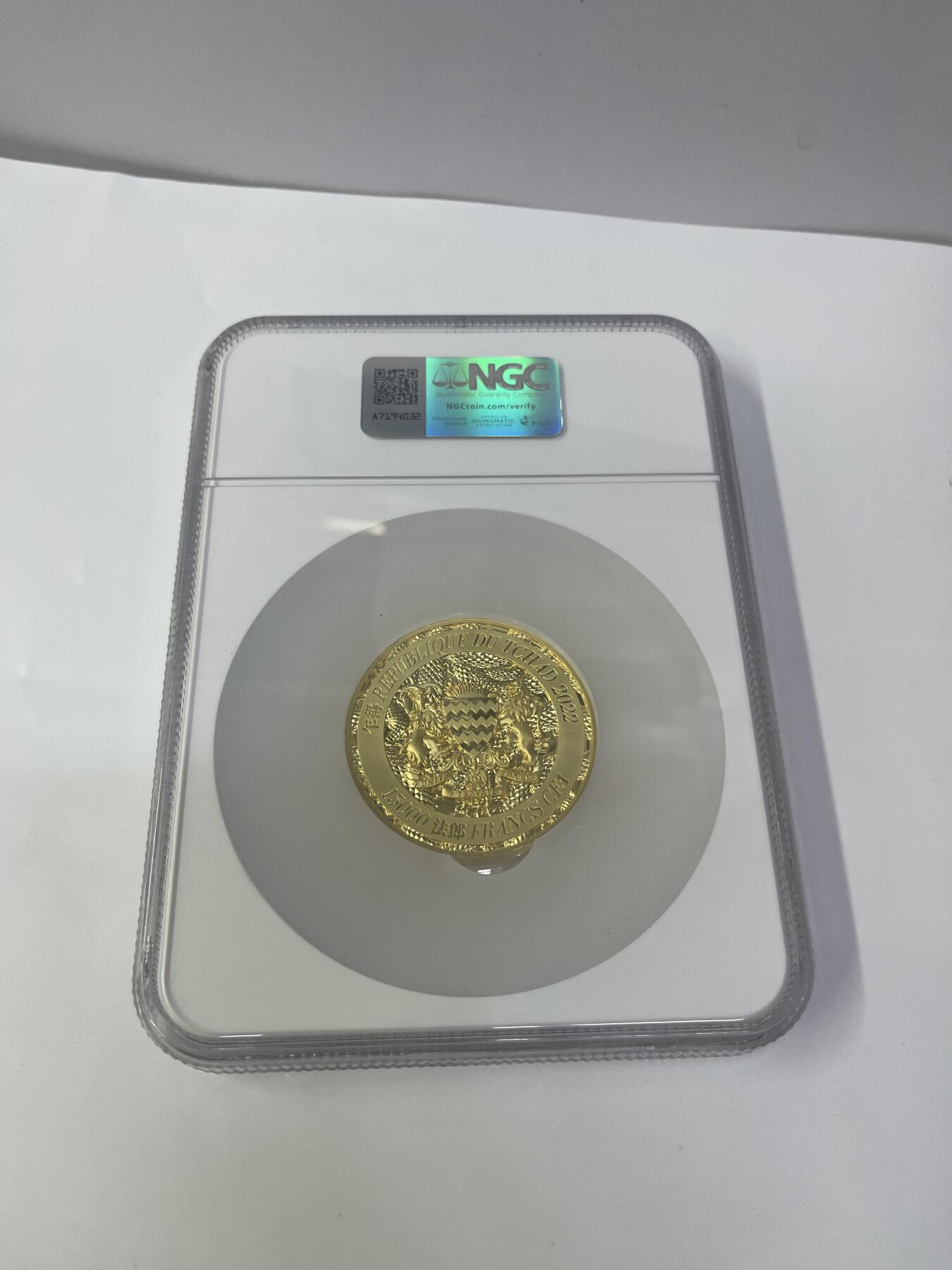 2022年乍得三龙戏珠银币，3盎司999纯银镀金，NGC PF70超cameo评级。编号208/500，品相完美。带原盒原证，收藏佳品