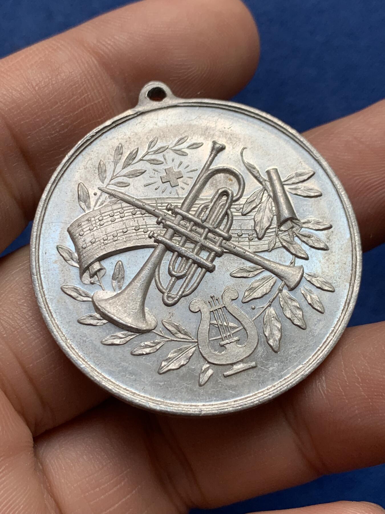 《竞宝斋》第434场 周日，周一2场连拍 （全场包邮） 瑞士 1921年 音乐节 铝制纪念章 保存不易 6.1克 38.9mm