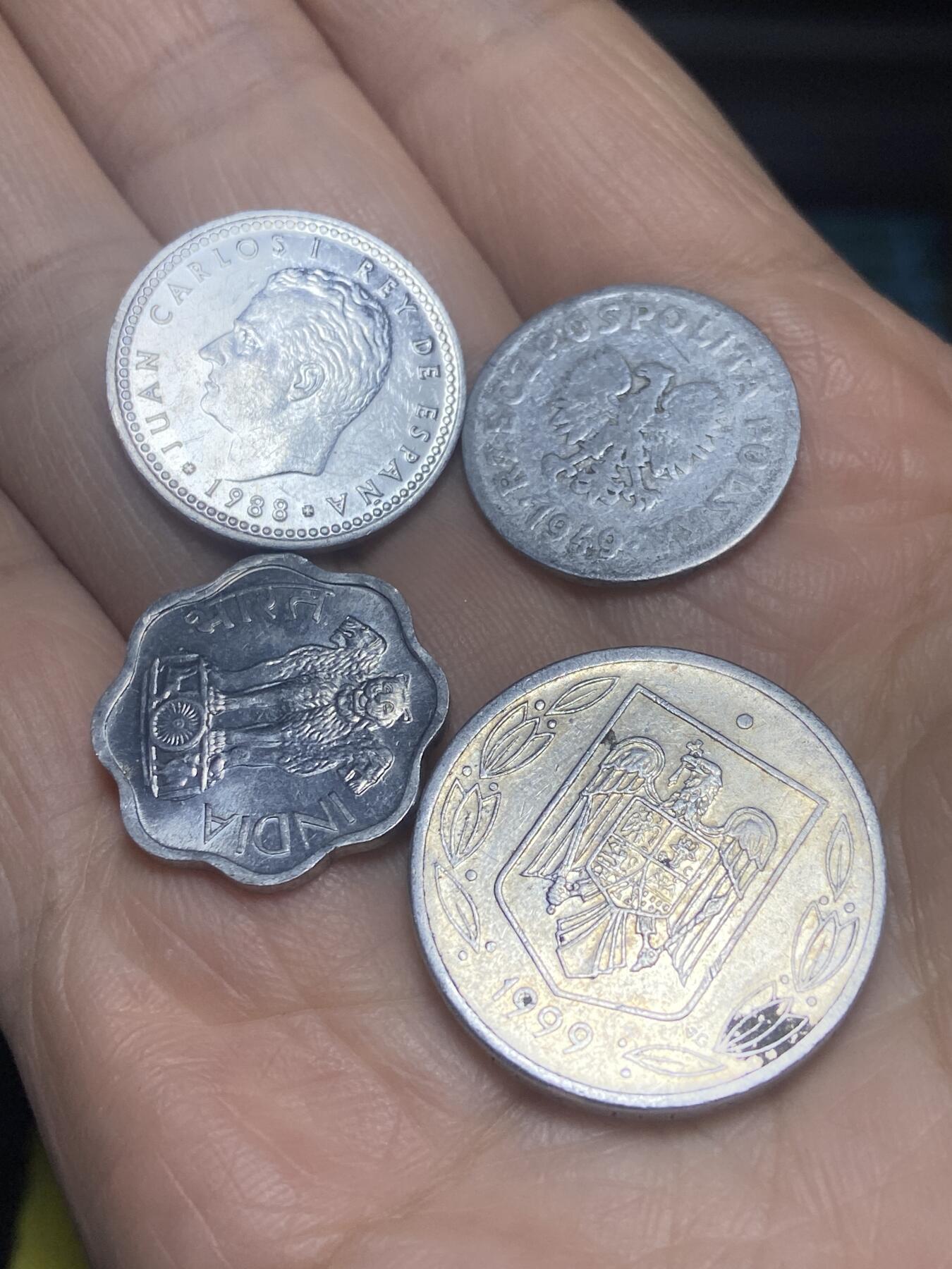 2025年第一百二十一场(总第一百四十七场）外国好品散币(免佣金)