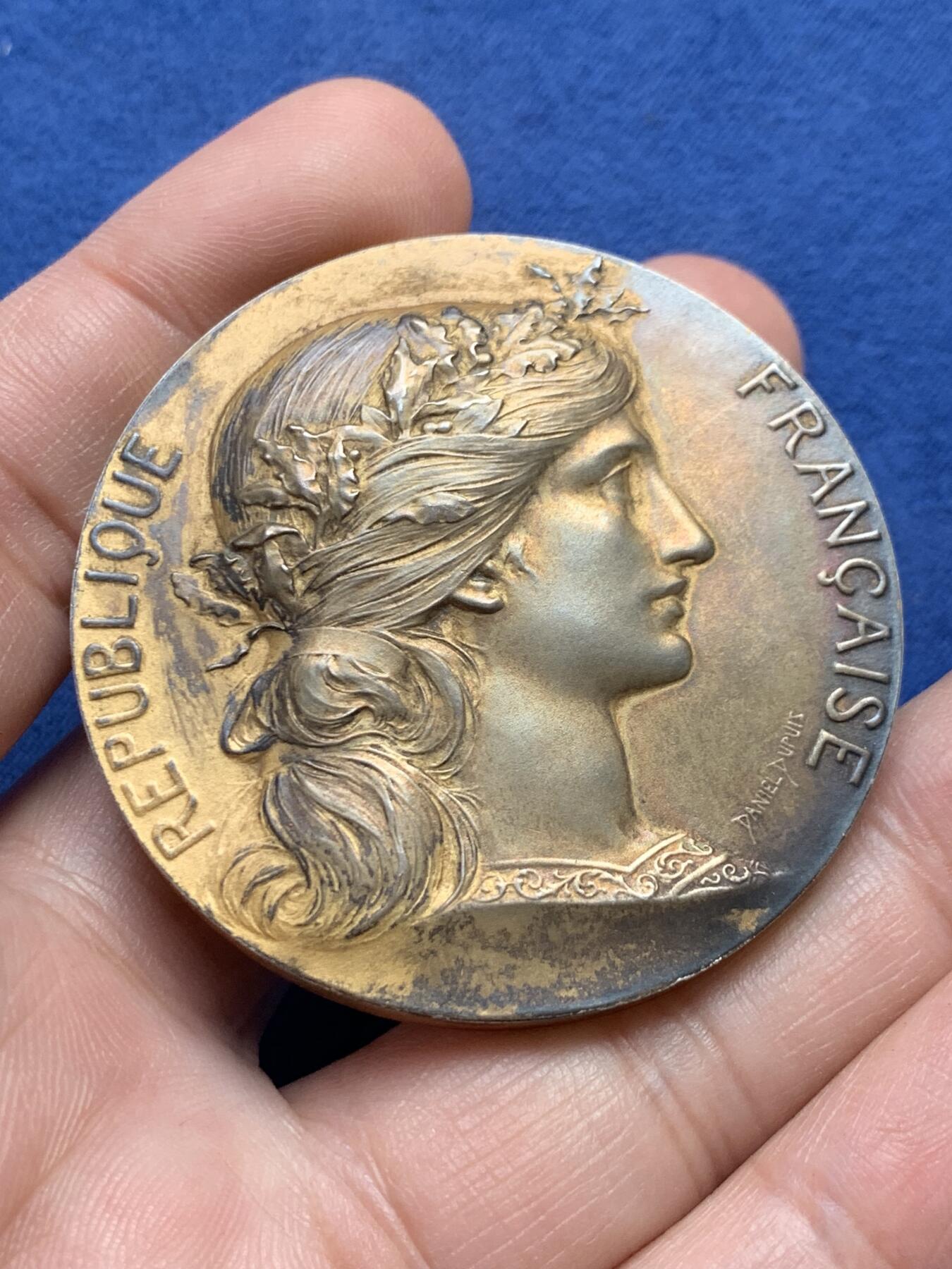 《竞宝斋》第434场 周日，周一2场连拍 （全场包邮） 法国射击比赛镀金银章 陆军部长颁发 65.95克 50mm 丰饶角2银标 带盒