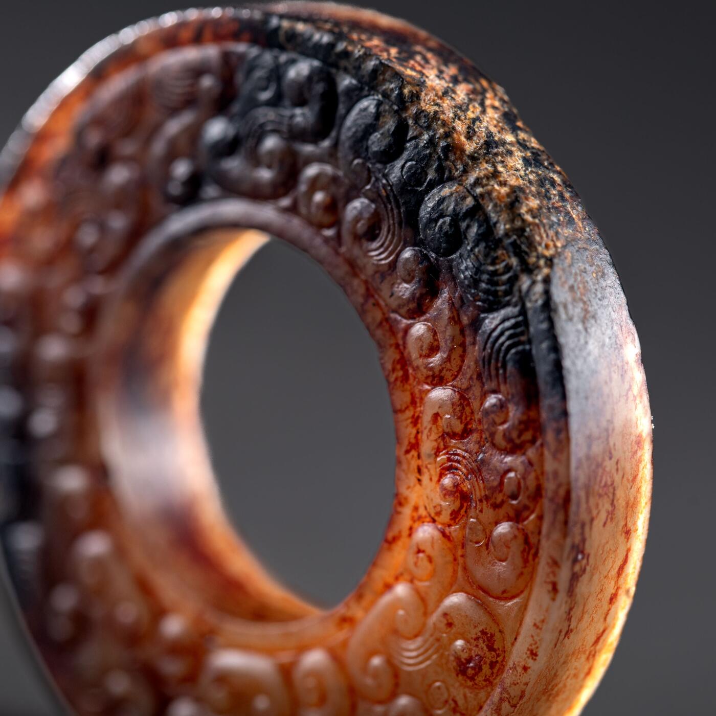 日本大阪雅和auction 2025金秋競賣會第一期 戰國 連雲紋玉璧 尺寸:D:4.5cm