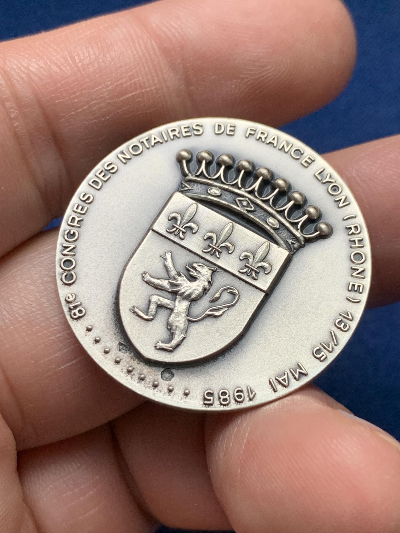 《竞宝斋》第435场 周日，周一2场连拍 （全场包邮） 1985年法国波尔多第81届公证人大会纪念银章 16.4克 31.8mm