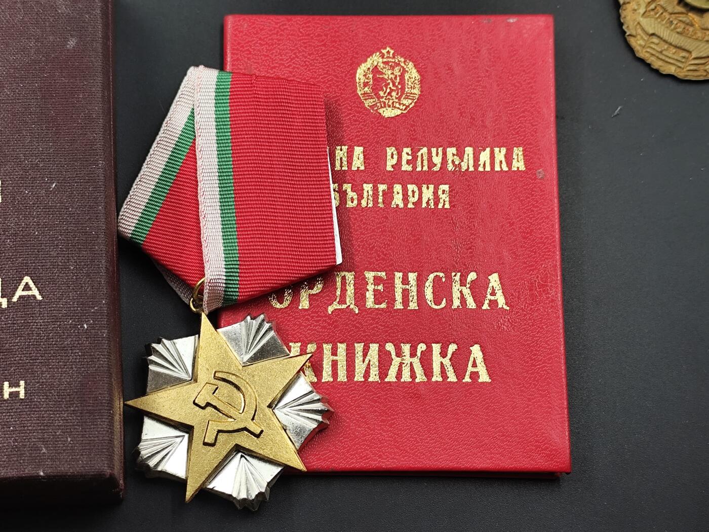 11月徽章新货项目 接下来都是精品场 欢迎关注