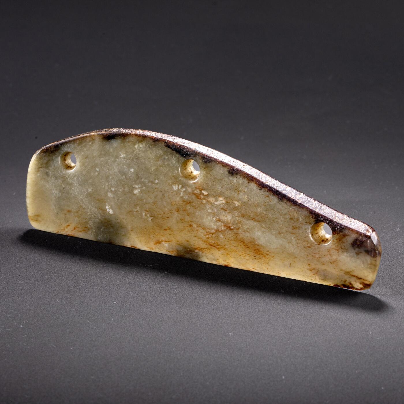 日本大阪雅和auction 2025金秋競賣會第一期 龍山文化三孔玉刀 尺寸:L:15cm