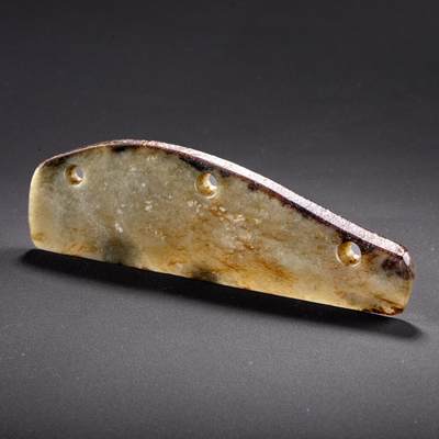 日本大阪雅和auction 2025金秋競賣會第一期 - 龍山文化三孔玉刀 尺寸:L:15cm