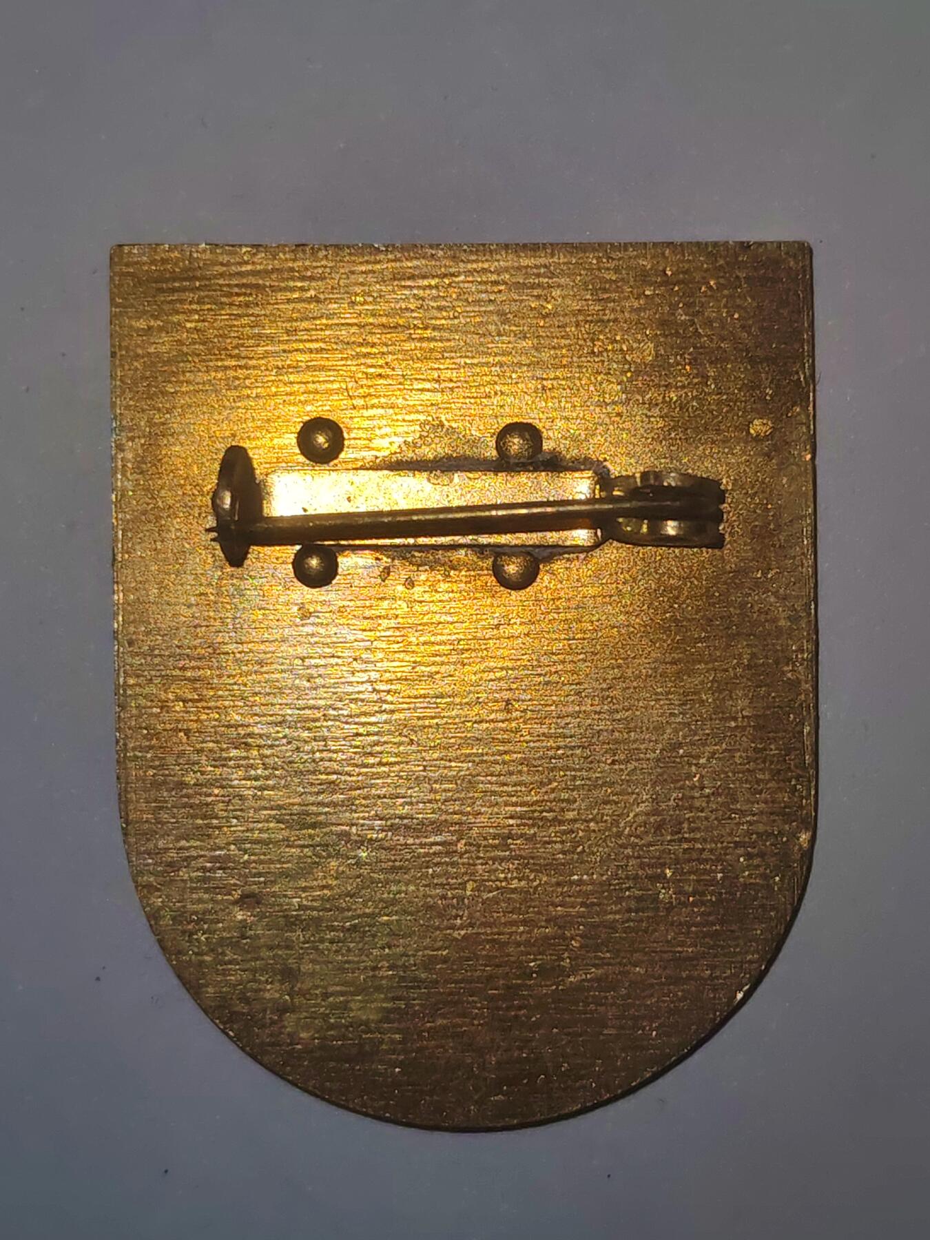 韵星假日拍卖第三十期 -- Rimey Holidays Auction 30 民主德国民防优秀服务证章